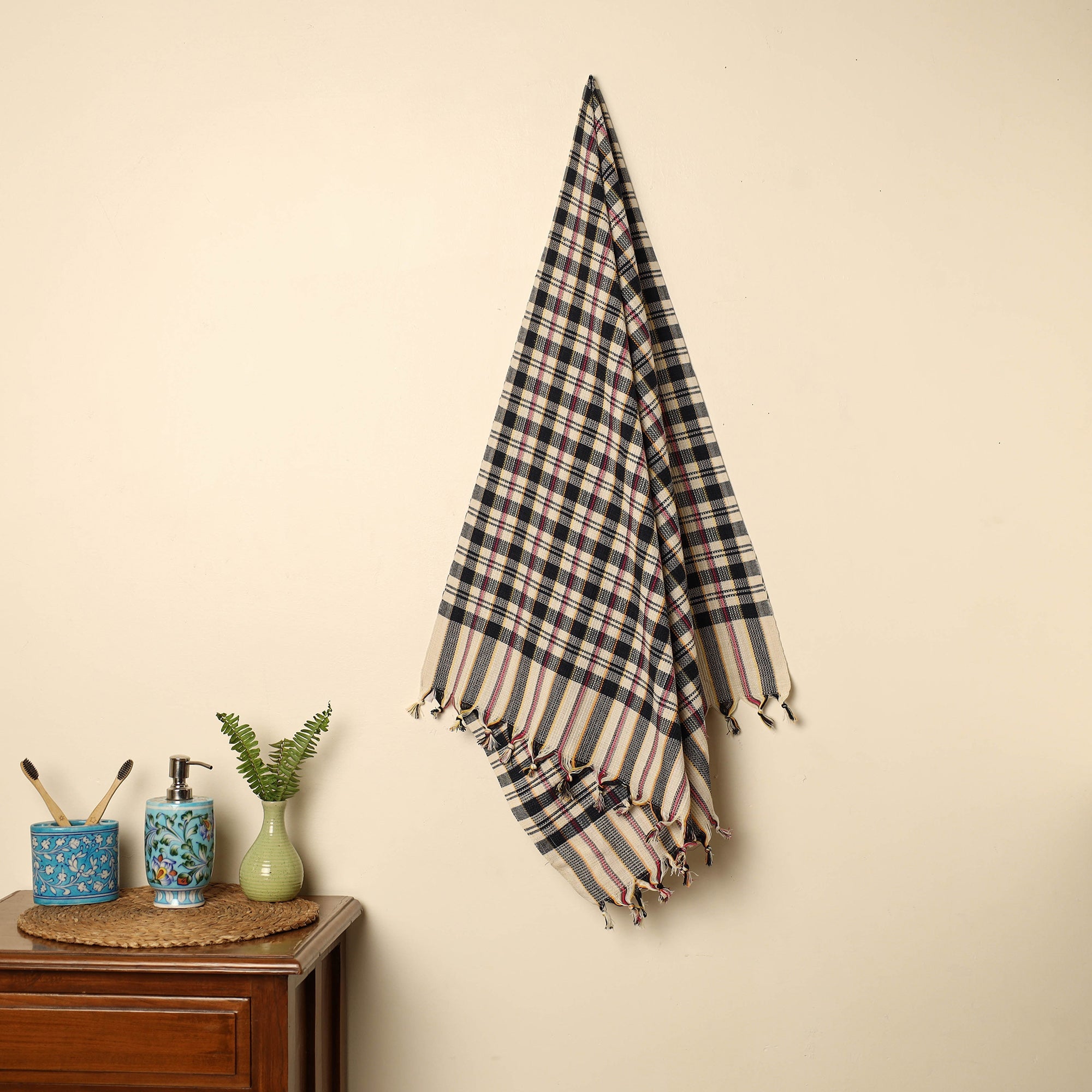 GWALIOR HANDLOOMS Black - Handloom Fine Cotton Checks Bath Towel 149