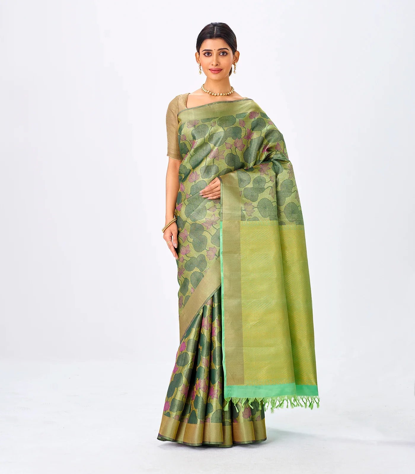 RmKV Cardamom Green Handloom Kanchipuram Silk Saree With Lotus Floral Motifs