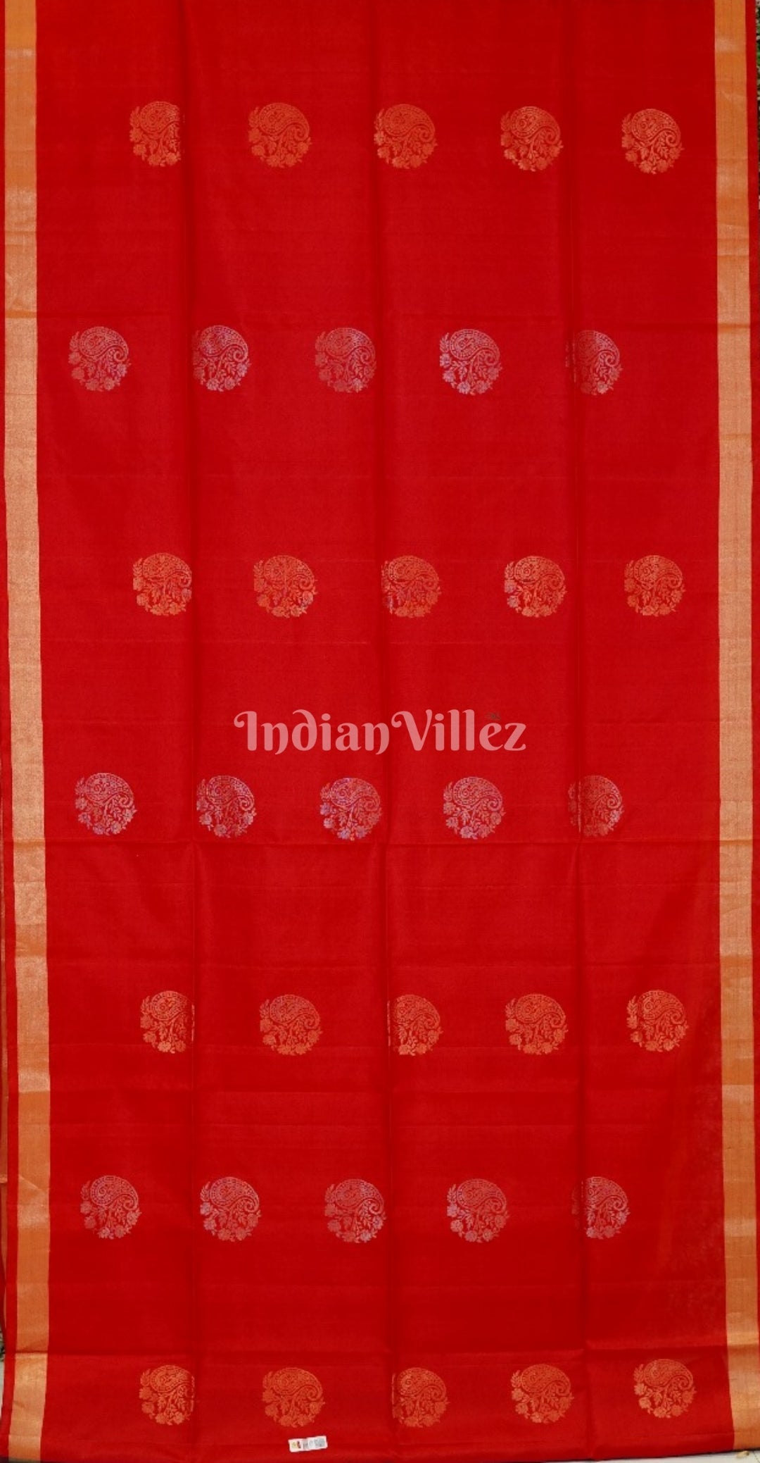 IndianVillèz Red With Blue Pure Kanjivaram Soft Silk Saree - view 3