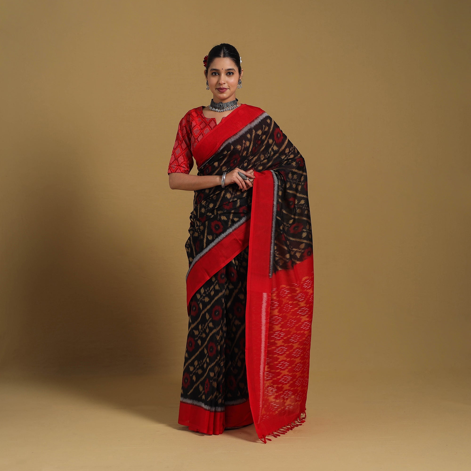 SOUTH KARGHA Black - Telia Rumal Handloom Cotton Pochampally Double Ikat Saree 11