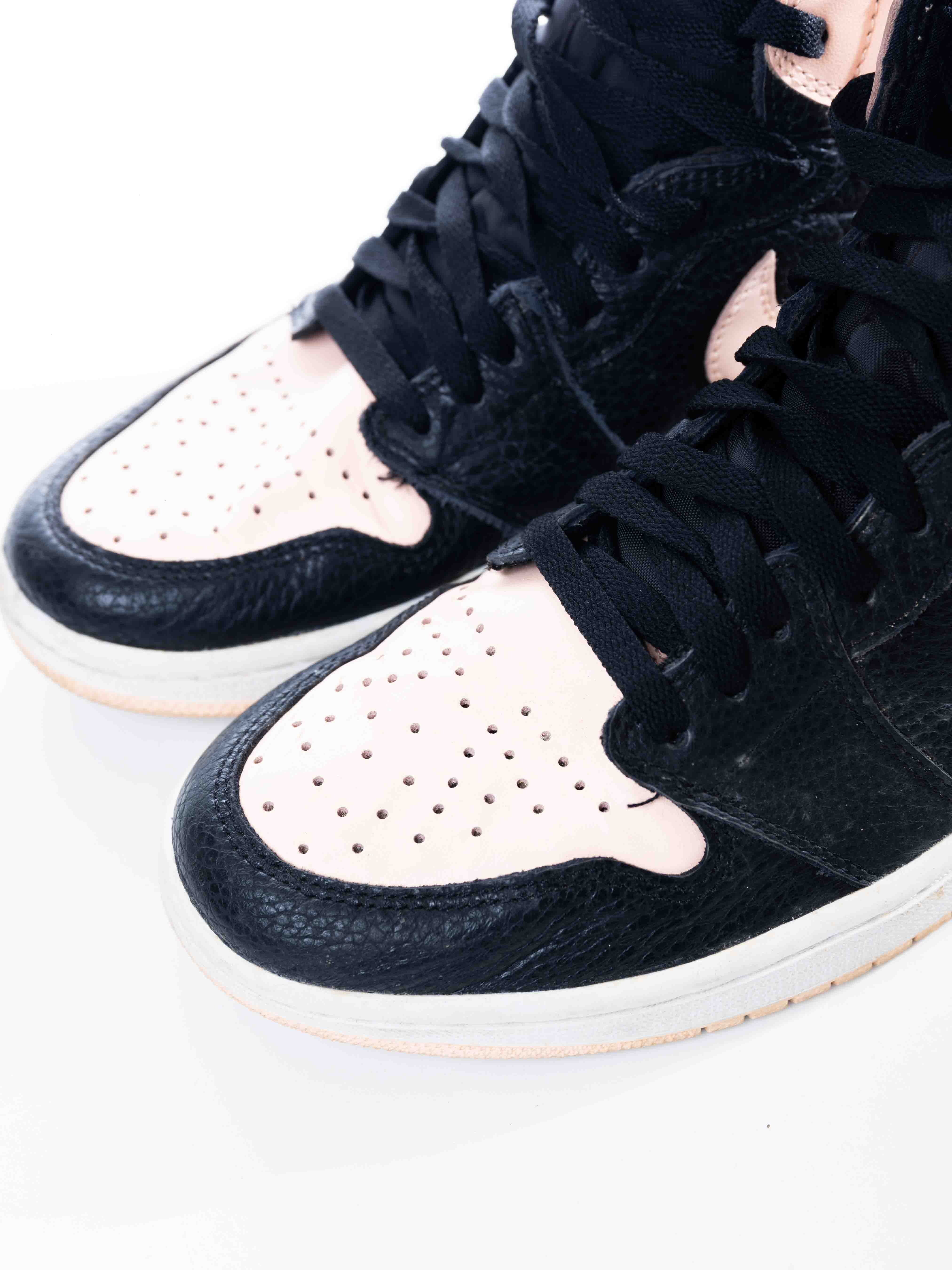 Nike Air Jordan 1 Retro High Black Crimson Tint - view 2