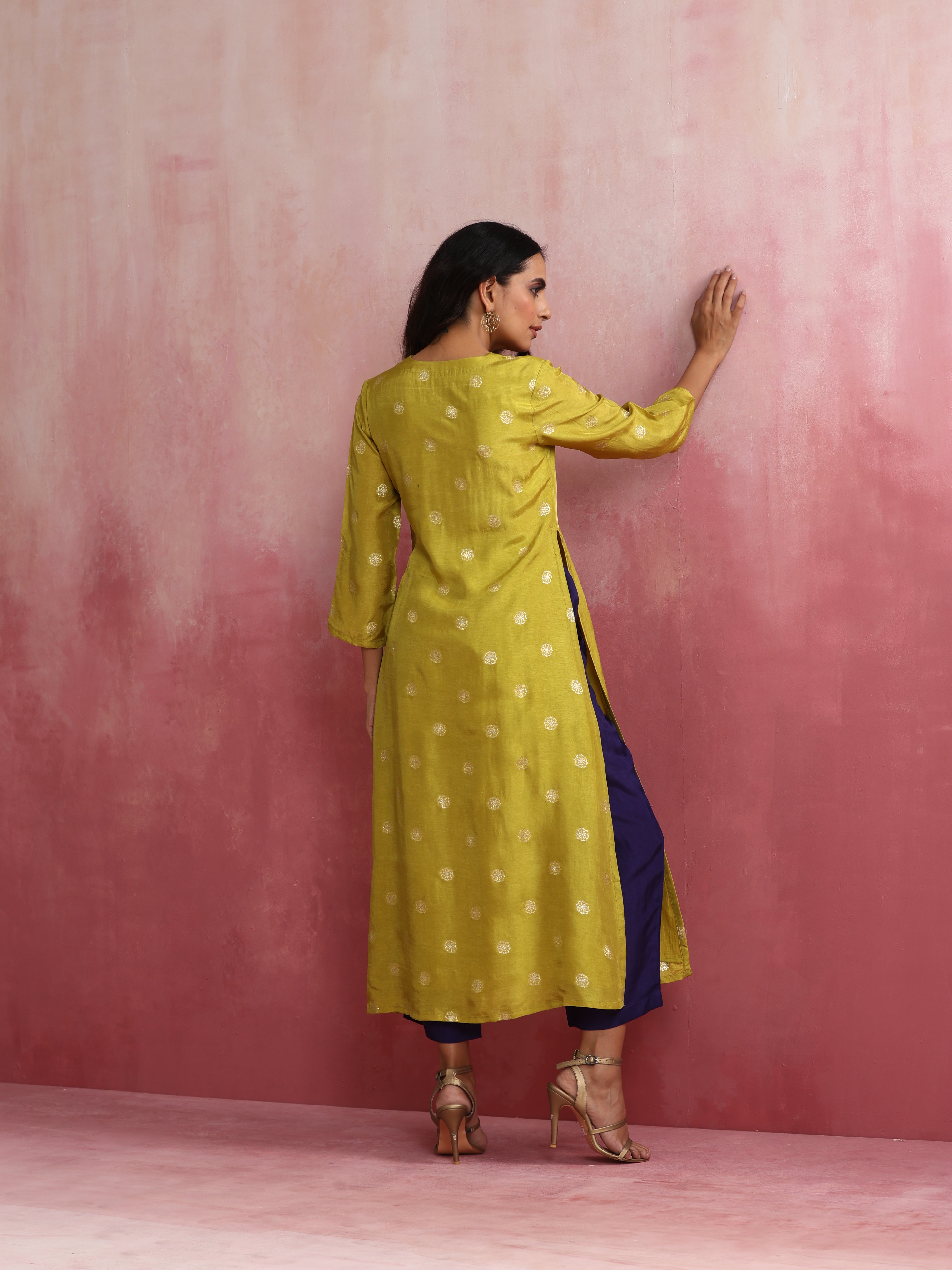 trueBrowns Lime Viscose Silk Kurta Set - view 7