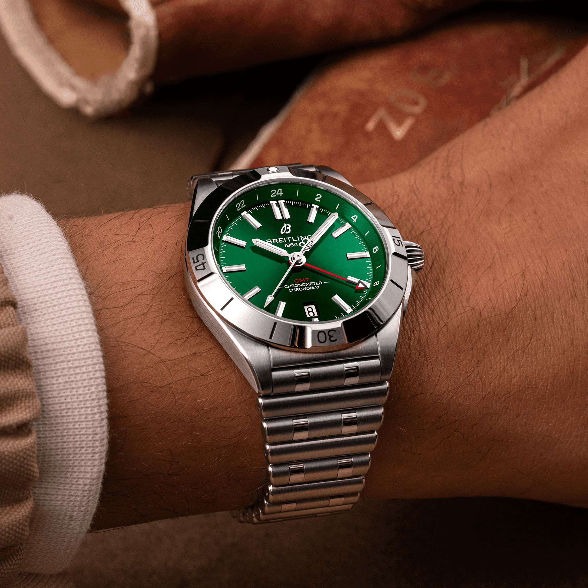 Breitling Chronomat Automatic GMT Green Dial Men 40mm - view 3