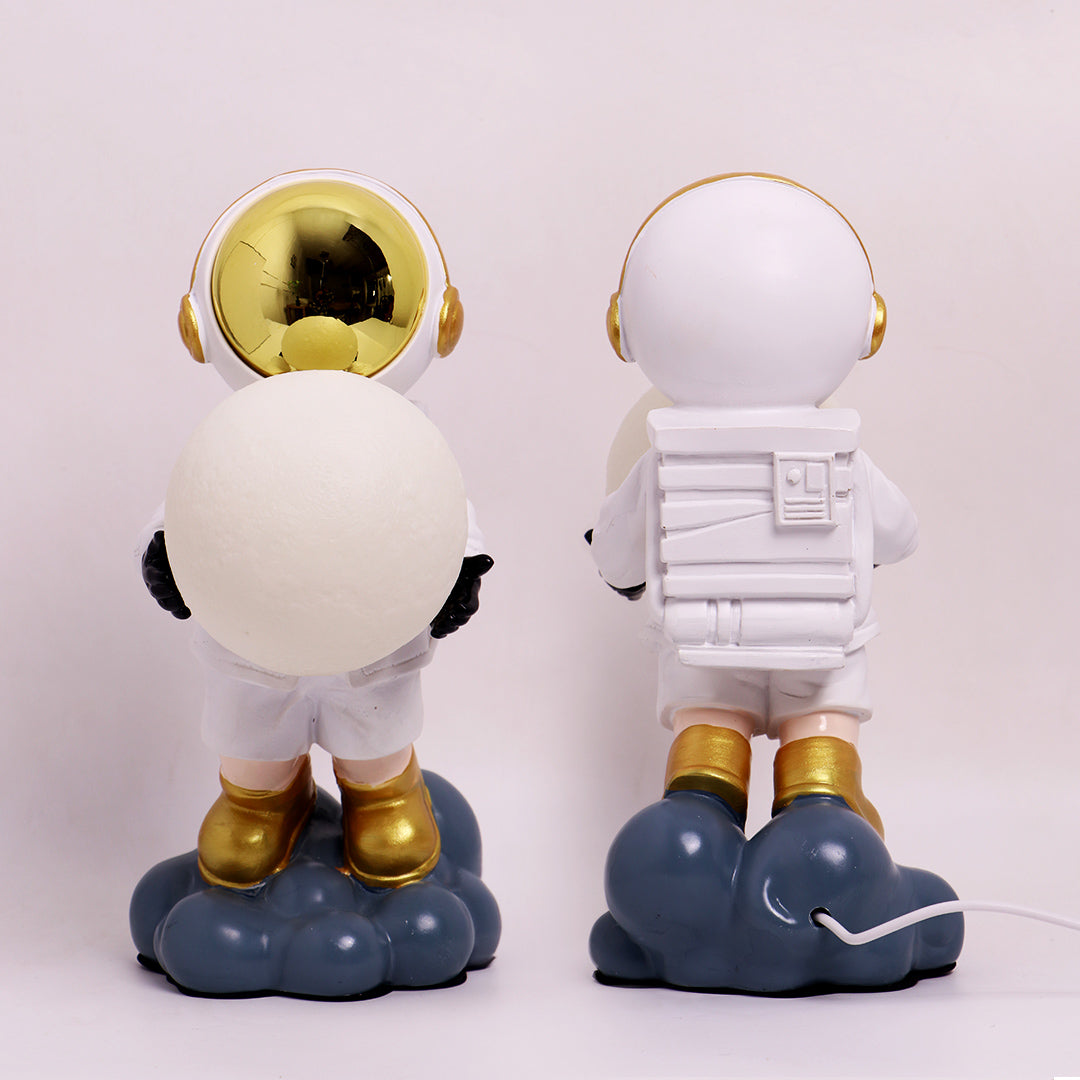 Kush Trading Astronaut Moon Lamp - view 10