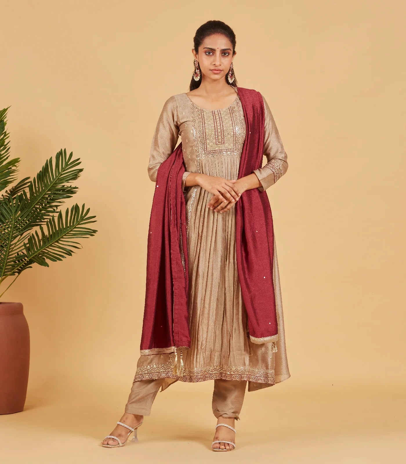 RmKV Taupe Kurta Set With Contrast Wine Dupatta - view 5