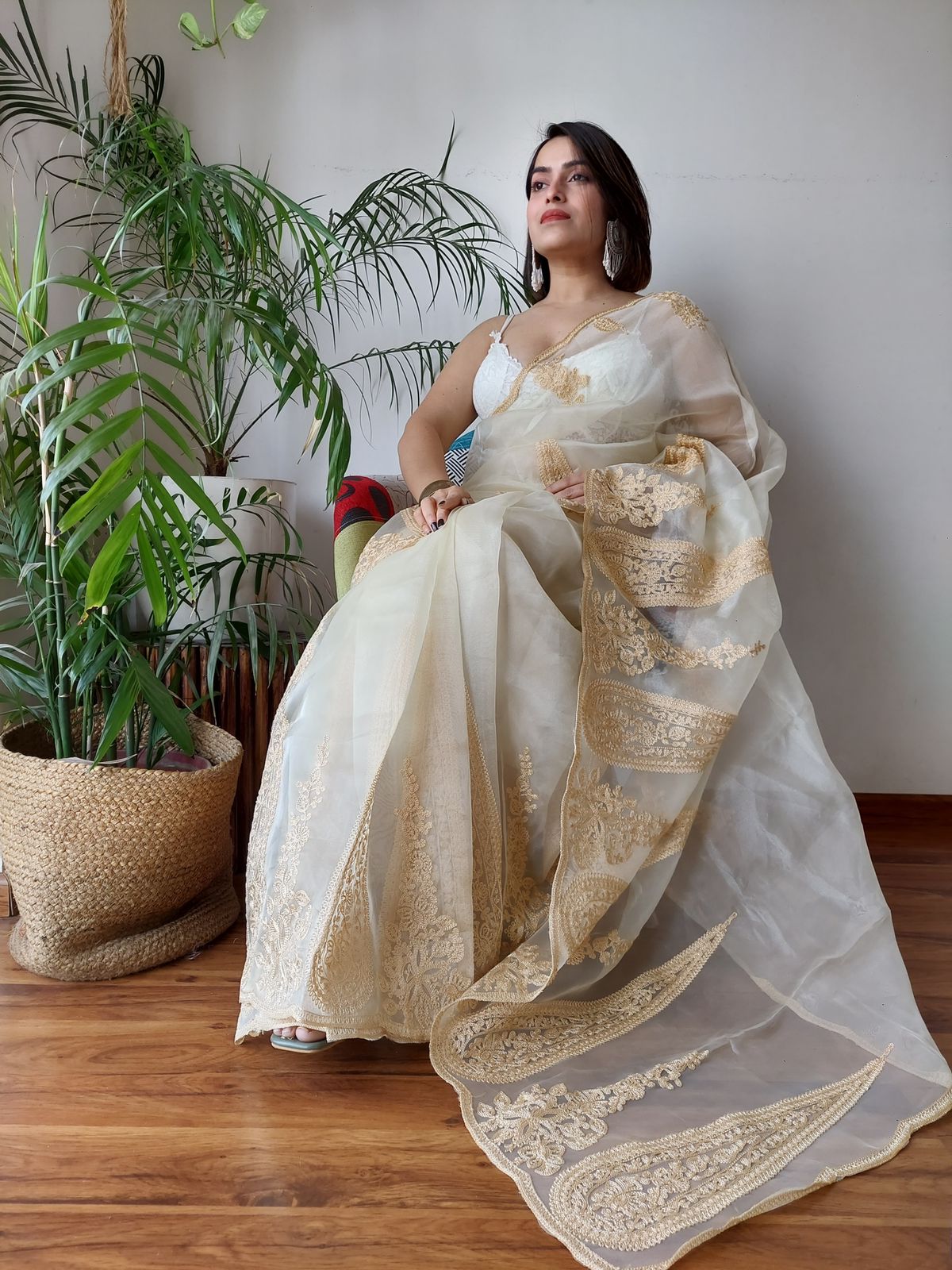 ClothsVilla Off White Semi-Pure Organza Saree with Exquisite Lucknowi Work & Matching Blouse - view 5
