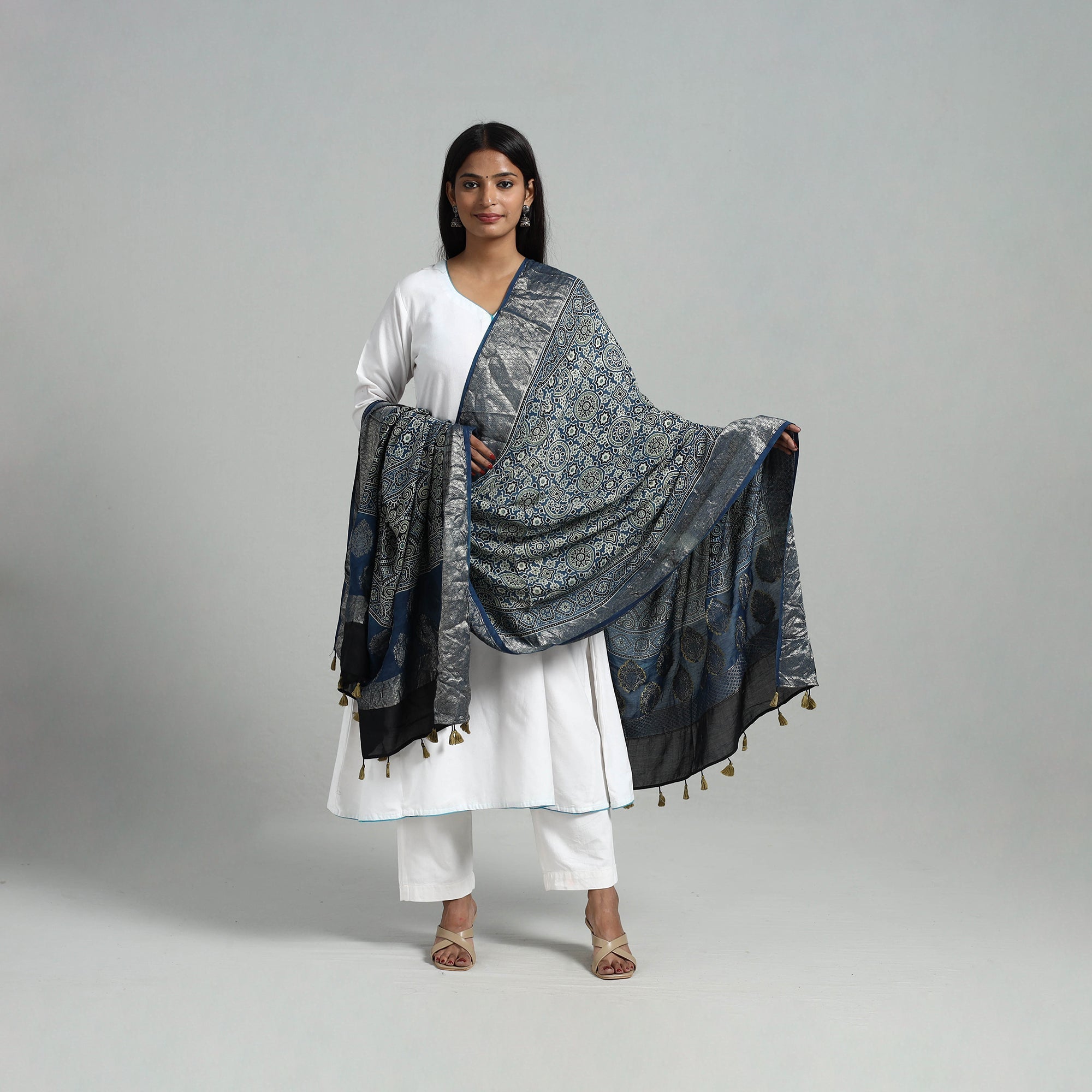 RIYAZ ABDULMAJID KHATRI - AJRAKH Blue - Dola Silk Block Print Ajrakh Dupatta 08