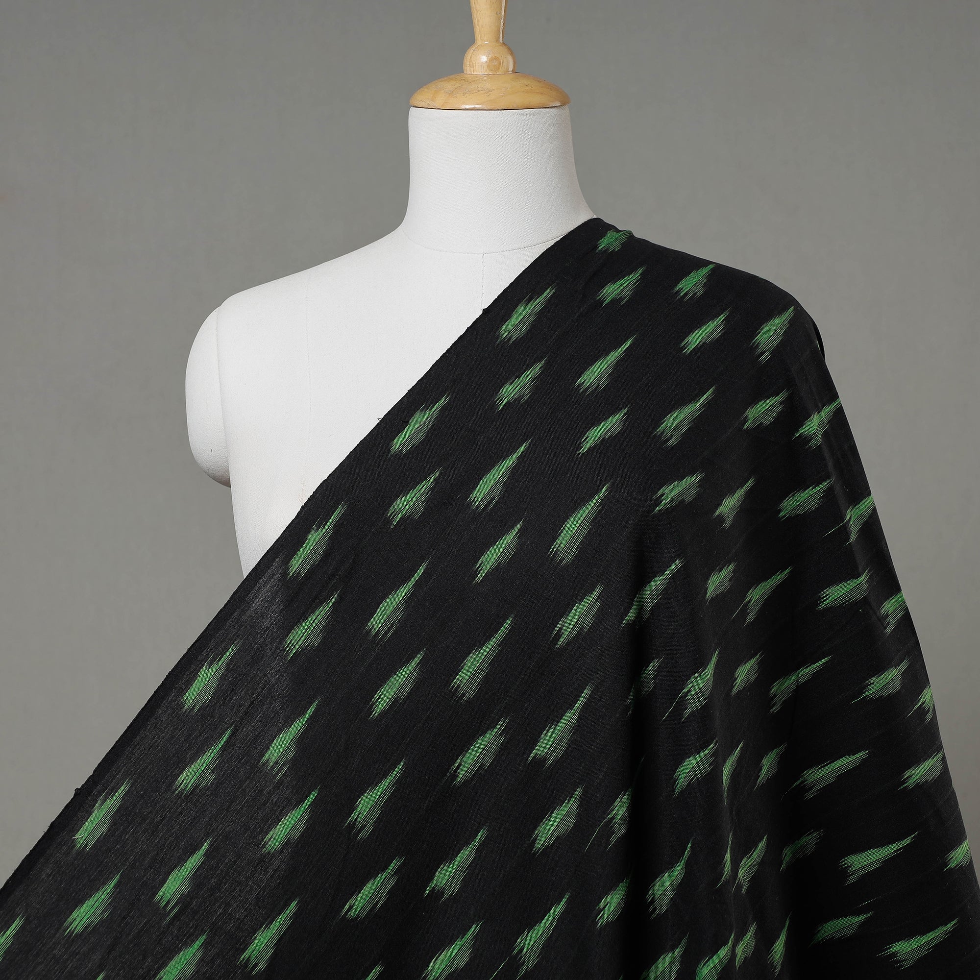 SOUTH KARGHA Black - Pochampally Ikat Weave Cotton Fabric 12