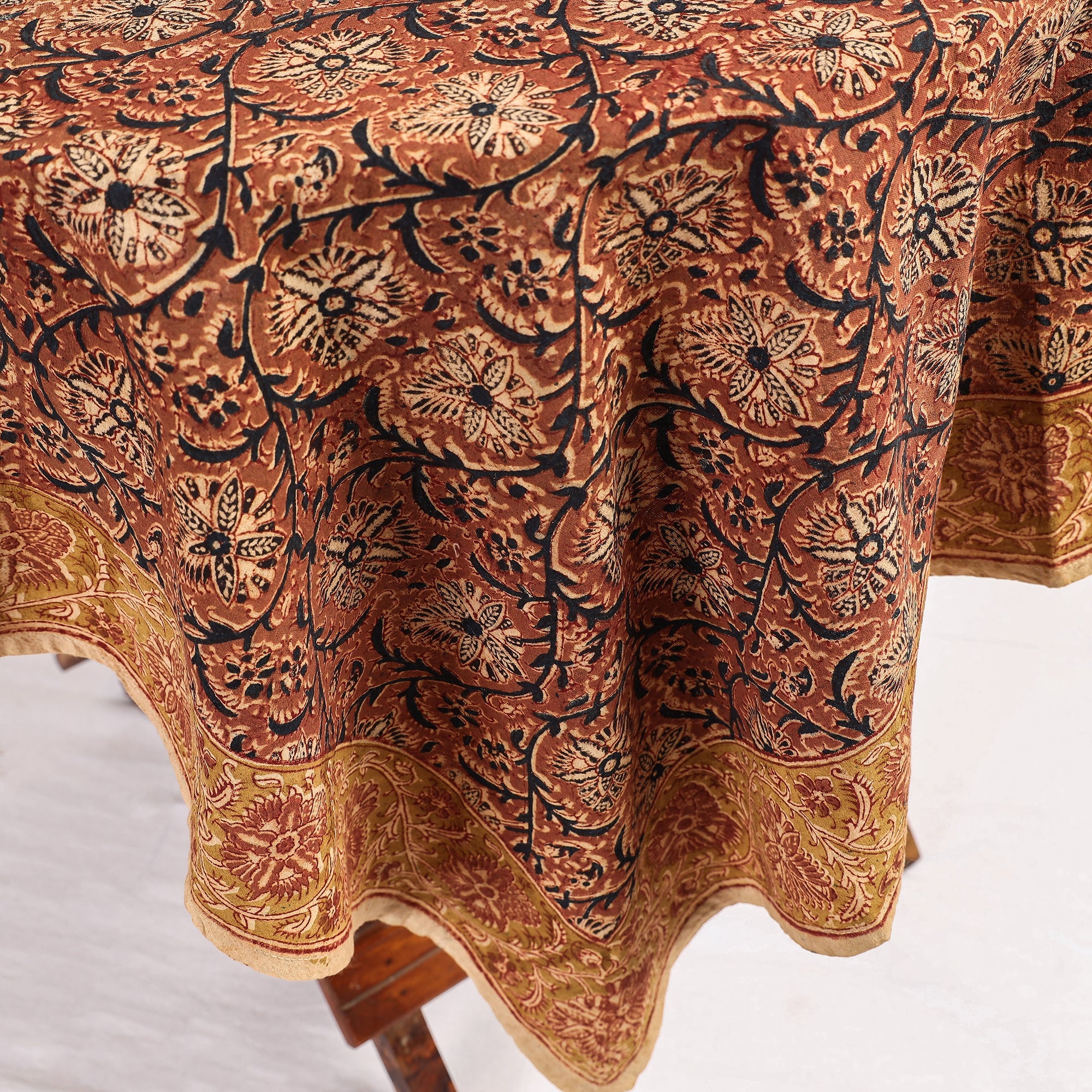 PITCHUKA SRINIVAS KALAMKARI PEDANA Brown - Original Pedana Kalamkari Block Printed Cotton Table Cover (44 x 44 in) - view 2