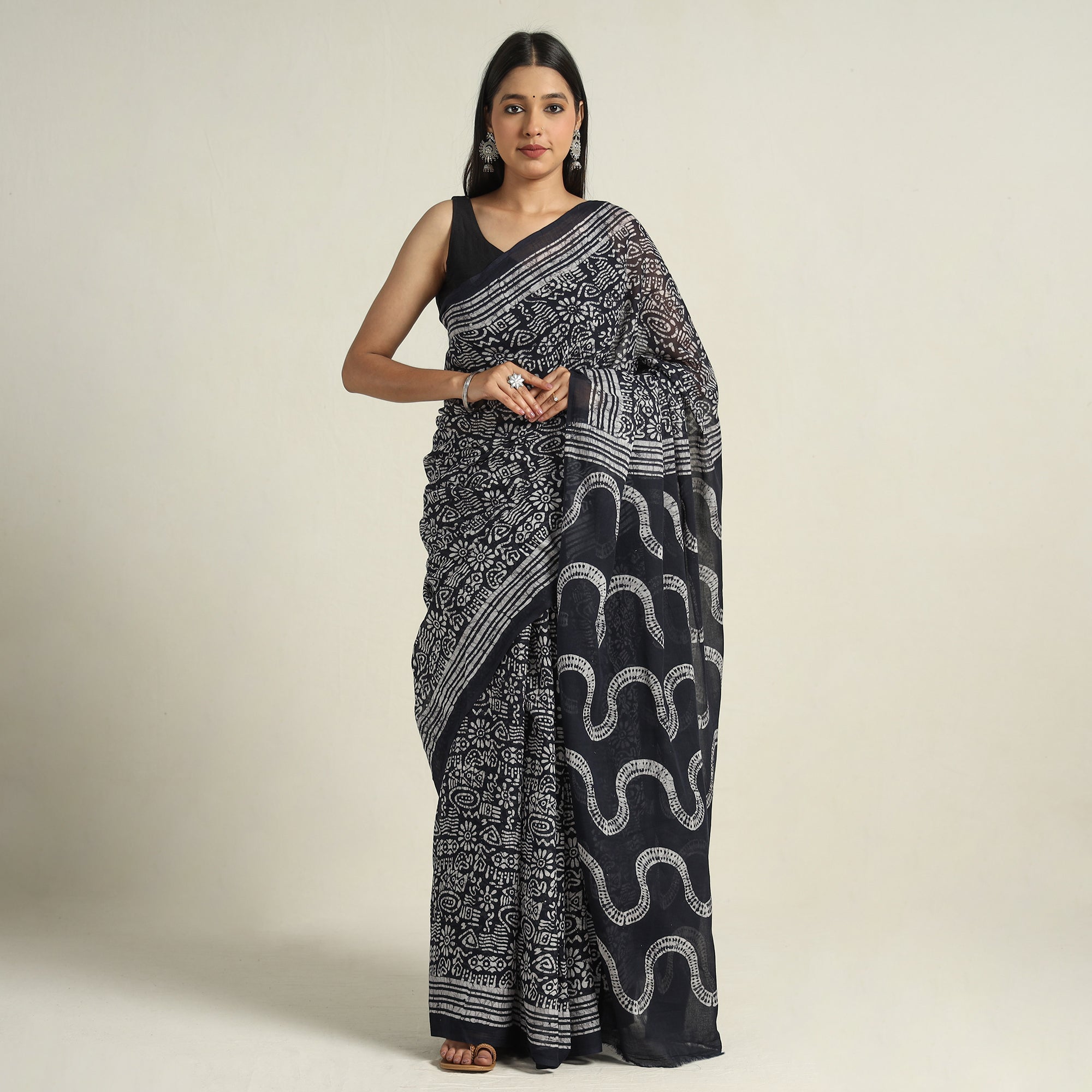 KACHCHH JI CHHAAP Black - Mul Cotton Hand Batik Print Saree