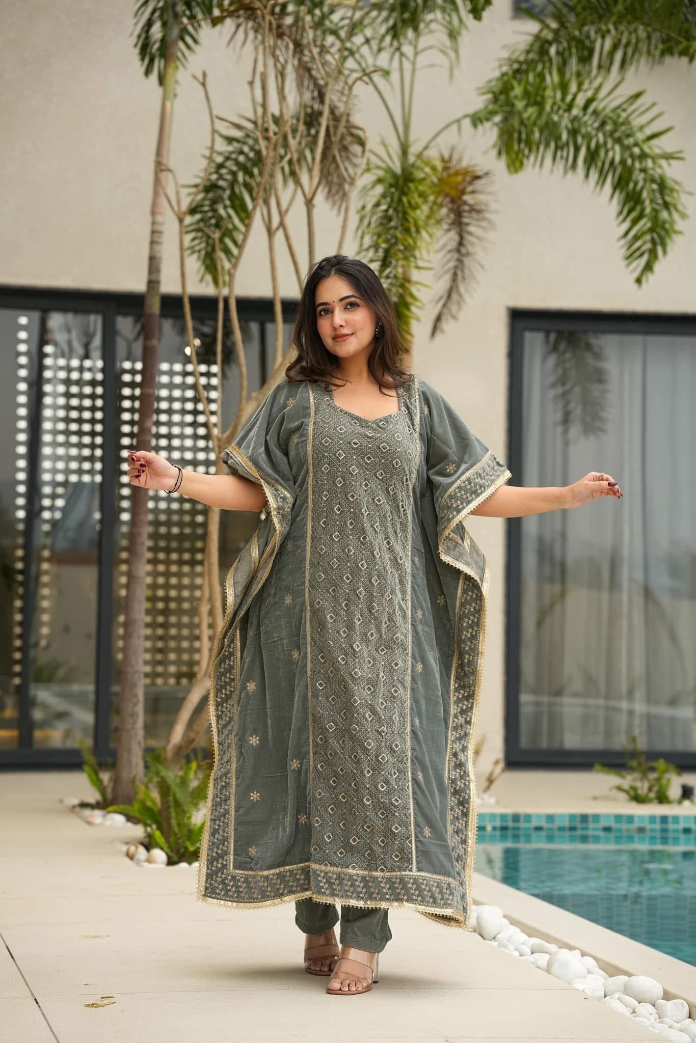 Idaho-o Soft Blush velvet kaftan - view 4