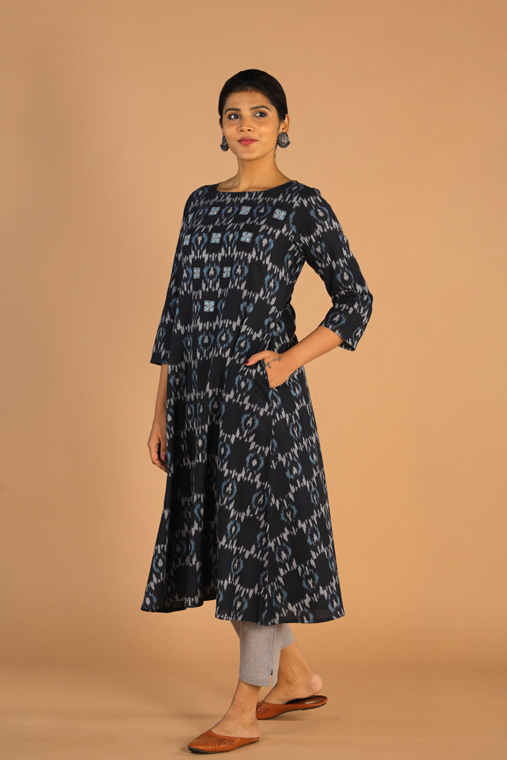 Kalanjali Ethnics Cotton Ikat kurti – Women's, NAVY BLUE - view 8