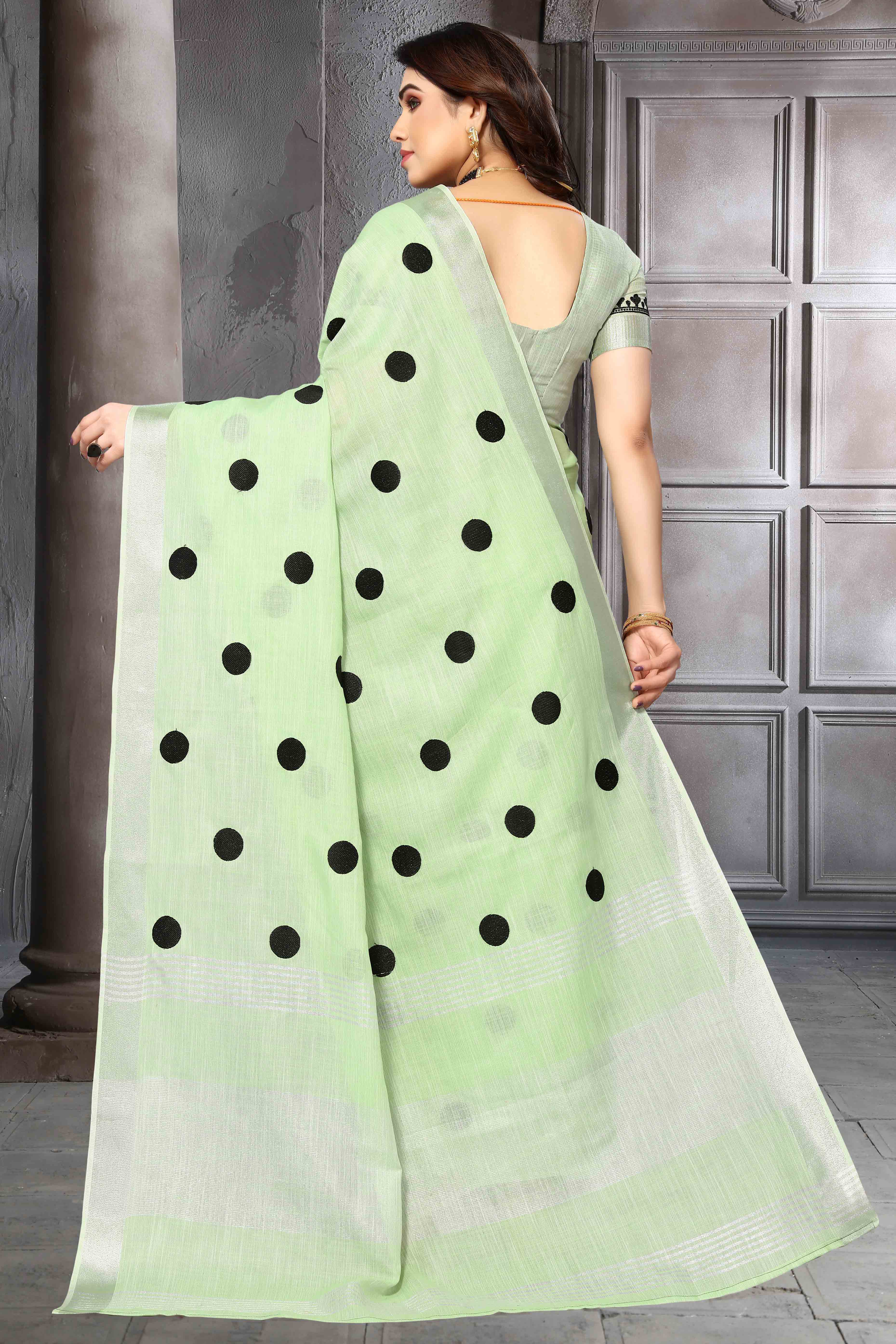 Peachmode Light Green Embroidered Linen Cotton Saree With Zari Border - view 5