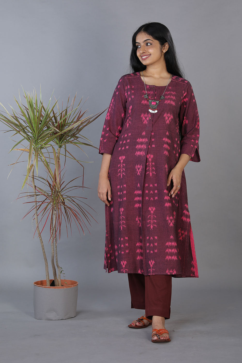 Kalanjali Ethnics Cotton pochampally ikkat kurta - view 3