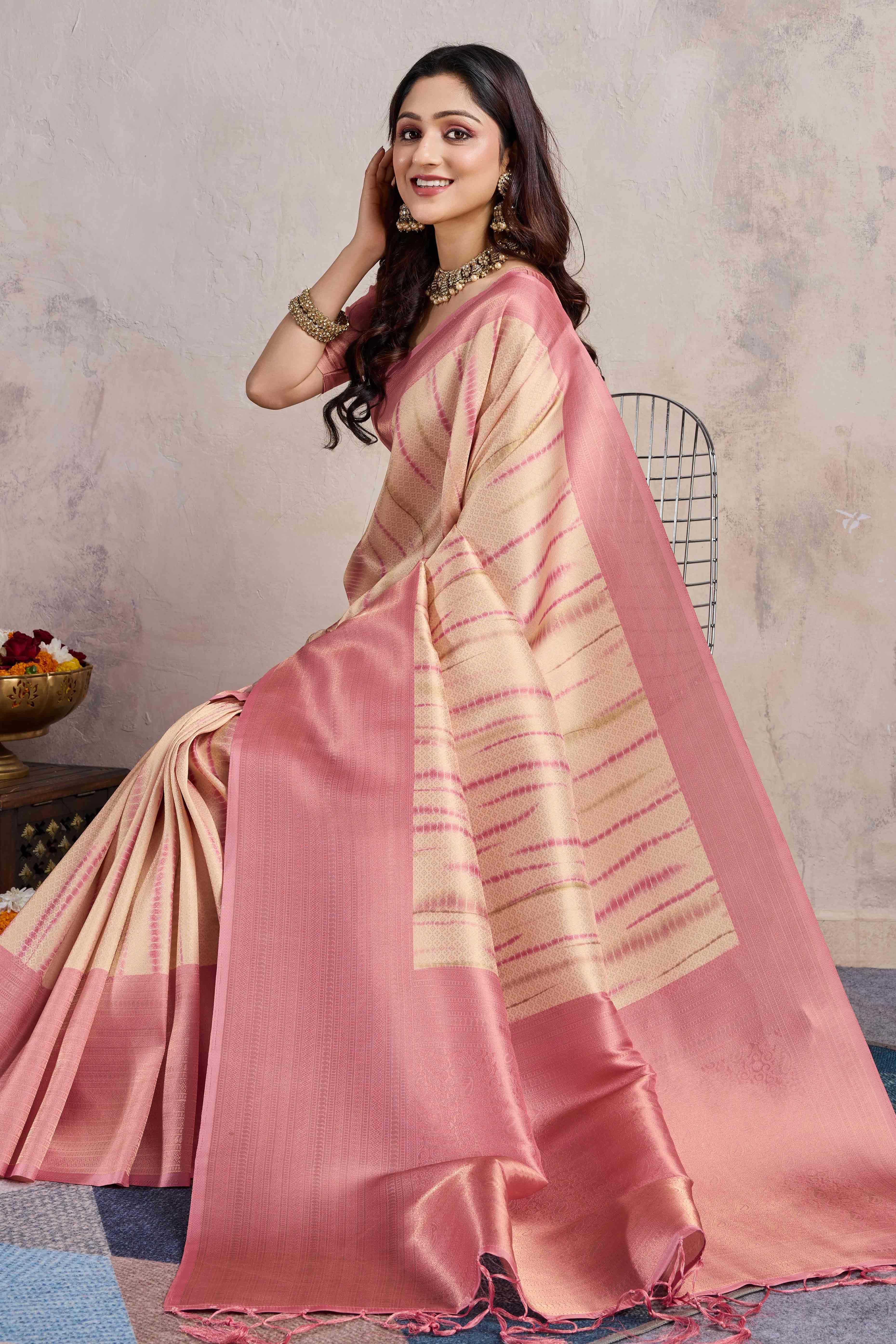 Peachmode Gajari Pink Woven With Digital Printed Banarasi Silk Saree - view 5