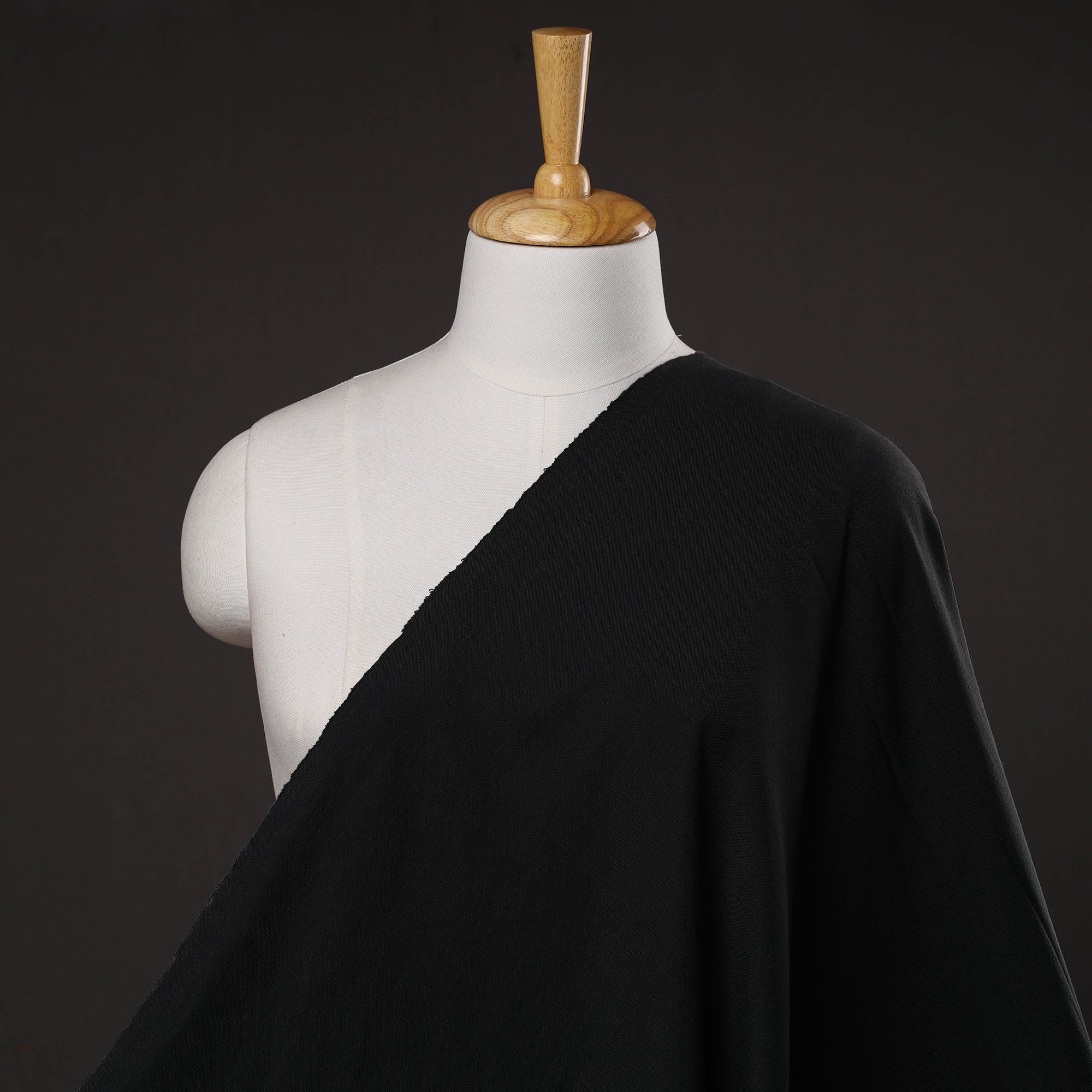AHA VASTRA HANDLOOM Black - Jhiri Handloom Cotton Plain Fabric 01