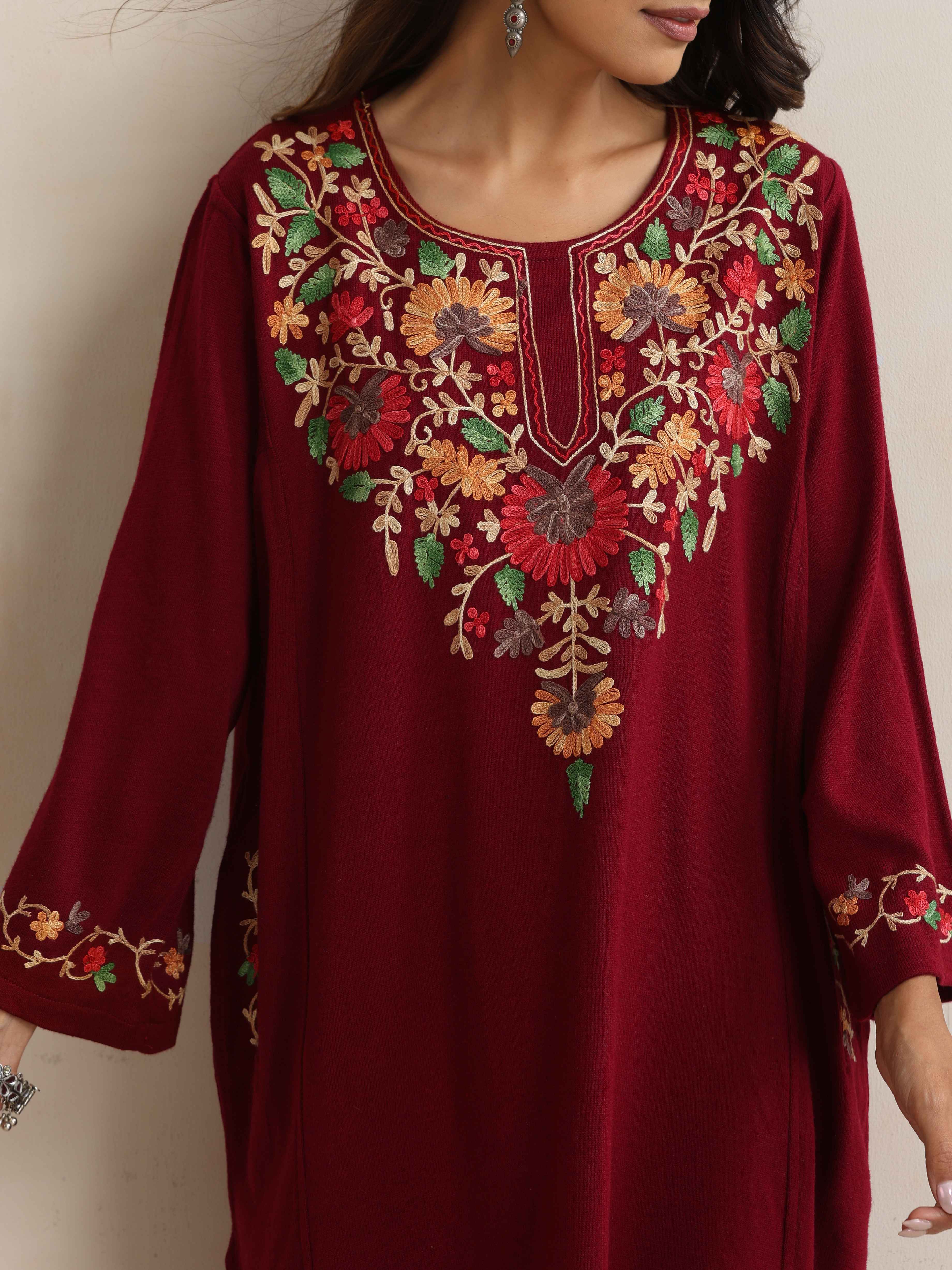 trueBrowns Maroon Kashmiri Floral Embroidered Woollen Phiran Kurta - view 6
