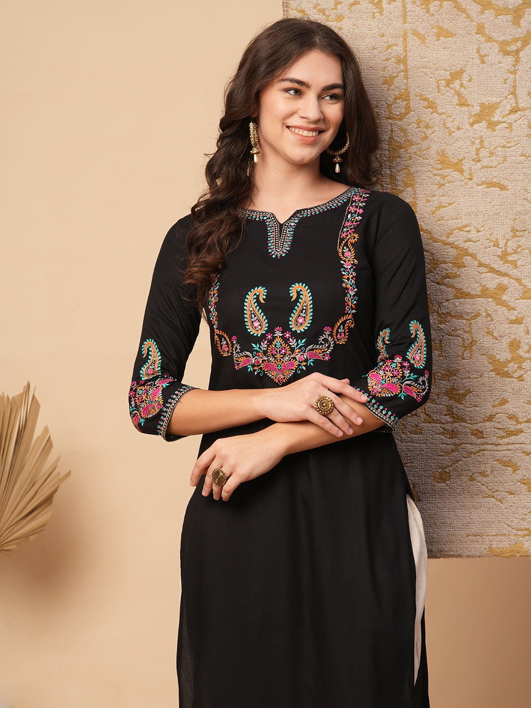 FASHOR Solid Ethnic Embroidered Straight Fit Kurta - Black