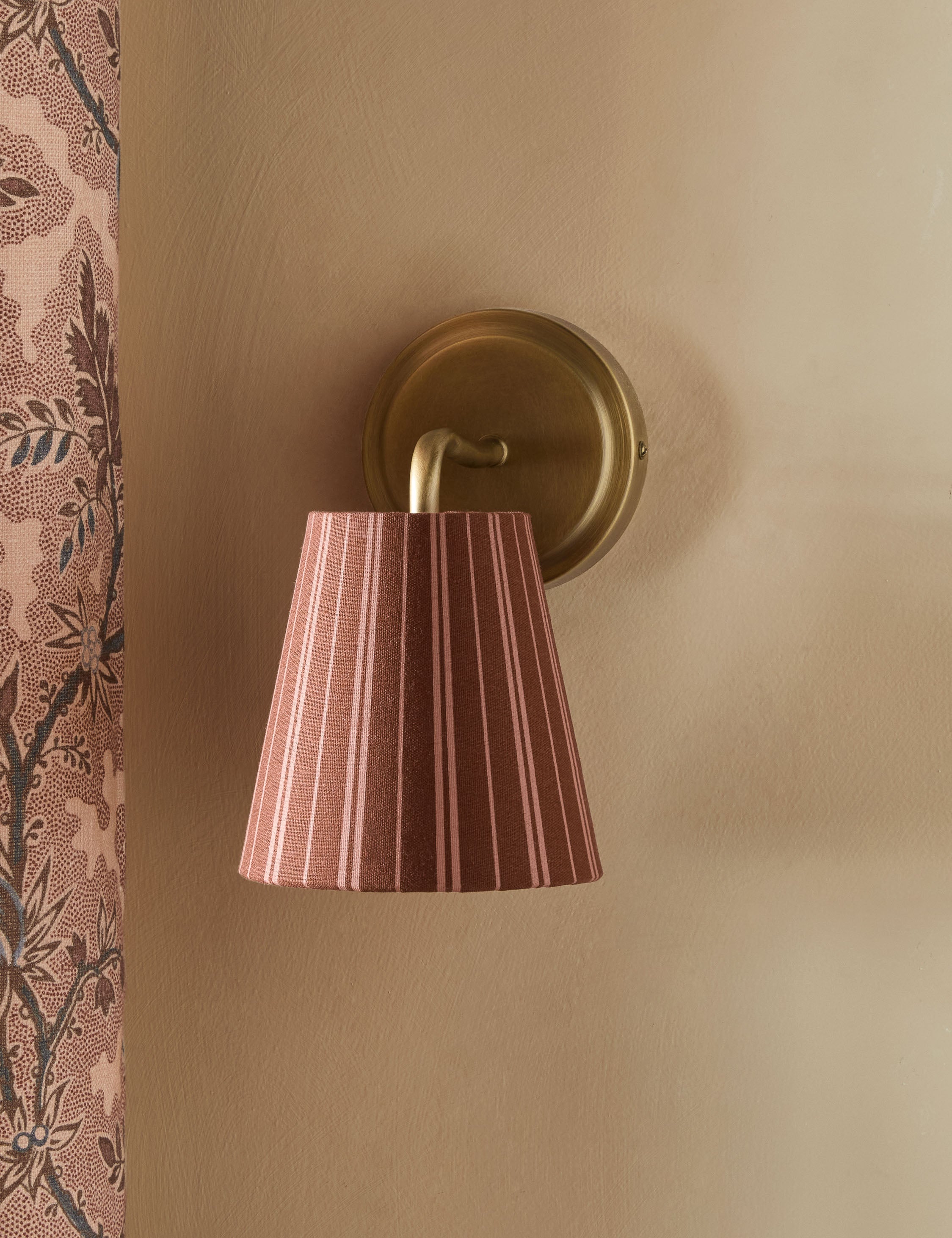 Lulu and Georgia Badgley Sconce – Red Stripe and Antique Brass