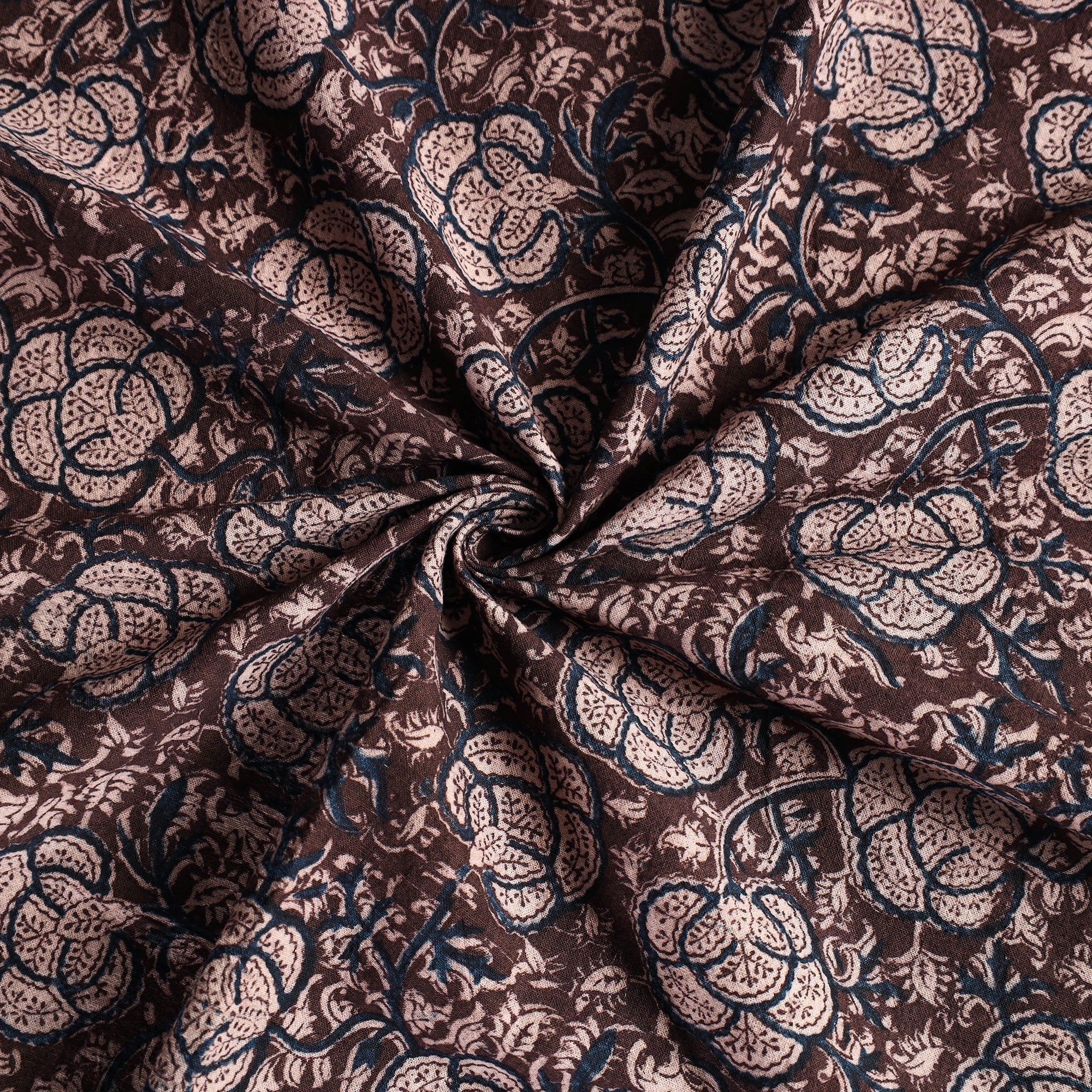 PITCHUKA SRINIVAS KALAMKARI PEDANA Brown - Original Pedana Kalamkari Block Printed Cotton Table Cover (46 x 43 in) - view 3