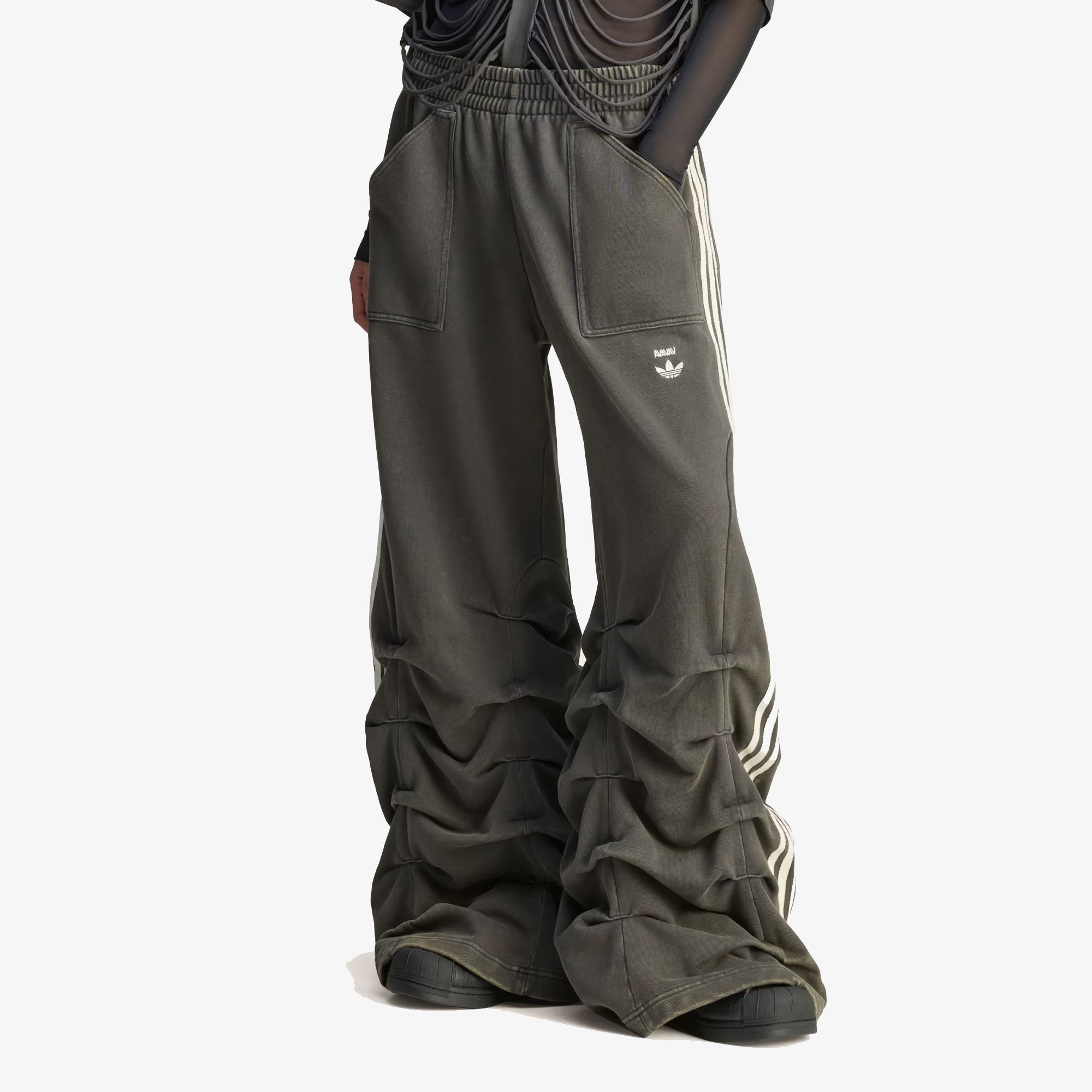 Adidas Originals | AVAVAV PLEATED TRACK PANTS { CARBON