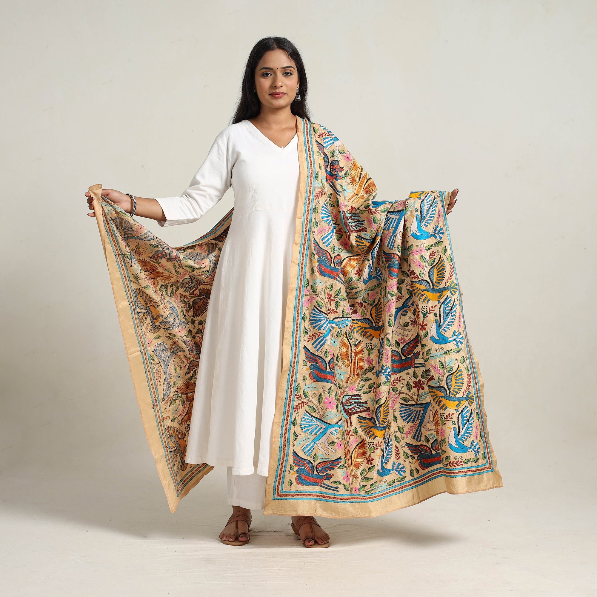 KHUSHBASH - HAPPY LOOM OF EAST Beige - Bengal Handloom Silk Kantha Embroidery Dupatta 09