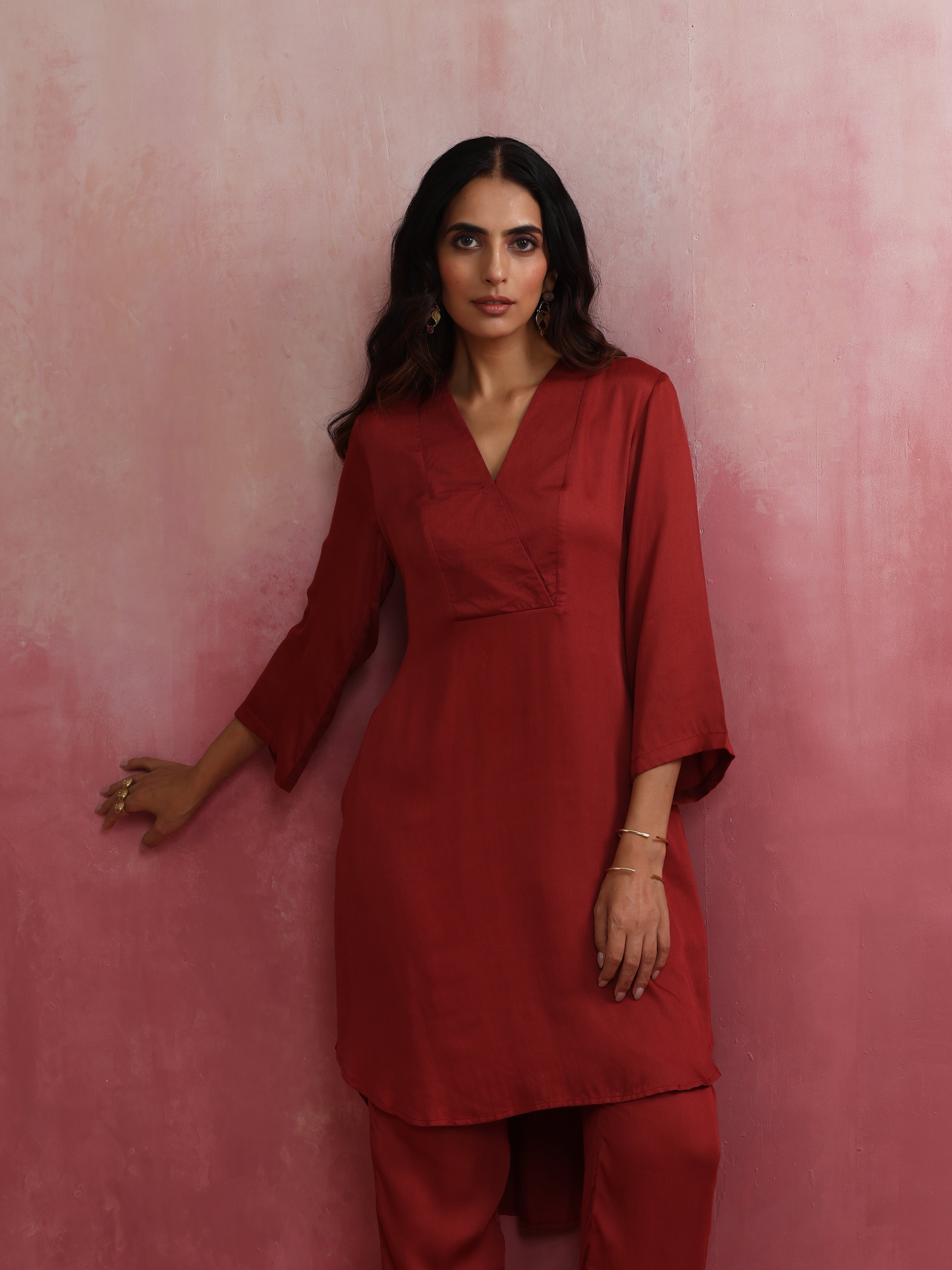 trueBrowns Maroon Modal V Neck Kurta Co-ord Set - view 3
