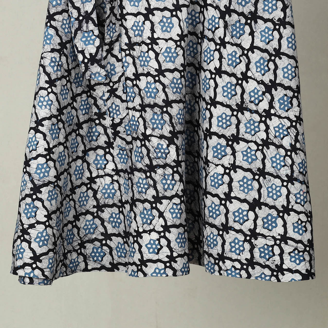 NOORI BAZAR Blue - Hand Batik Print Cotton Wrap Around Skirt 32 - view 3