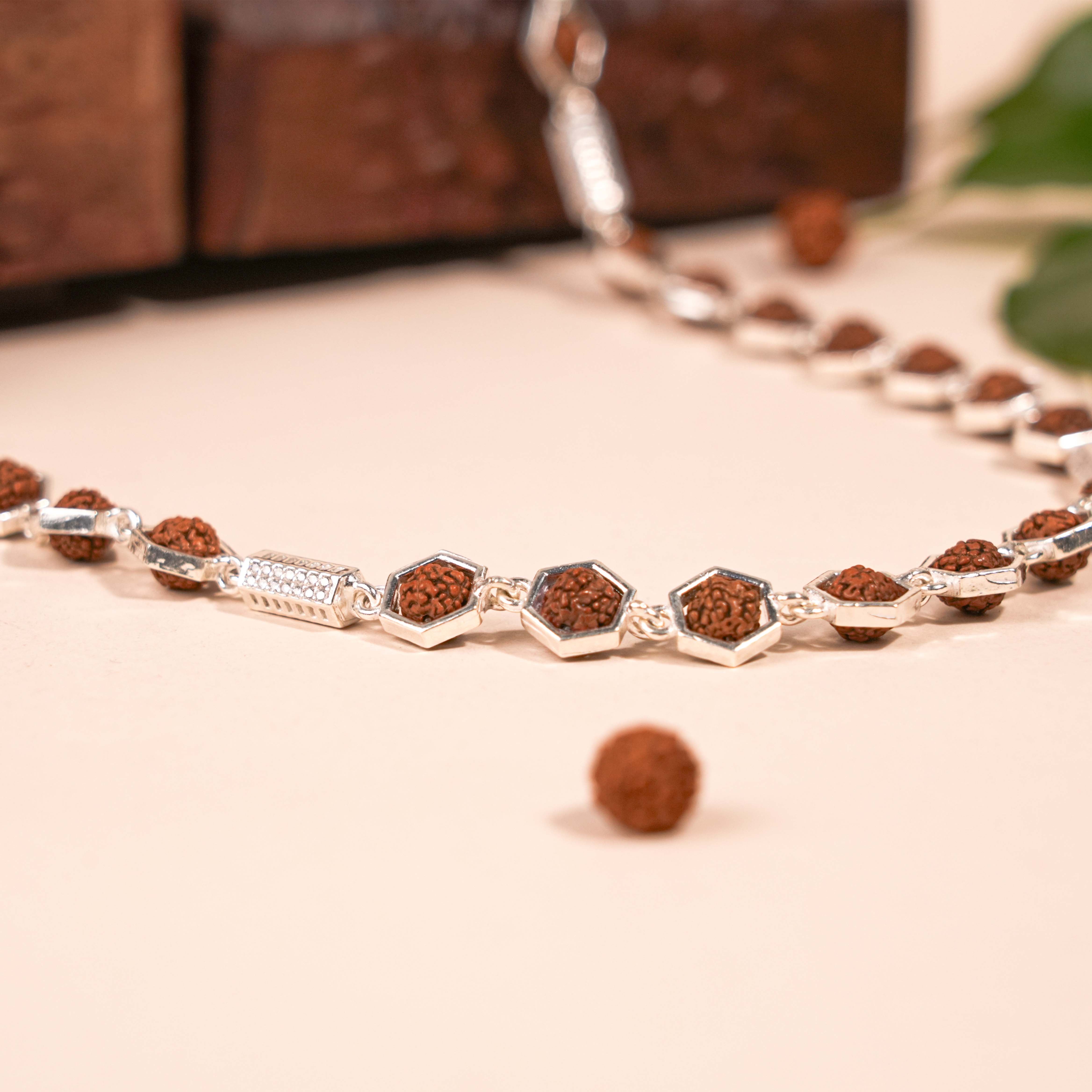 Prinjal Jewellers Rudraksha Silver Mala (Hexagon Ring With Cylinder)