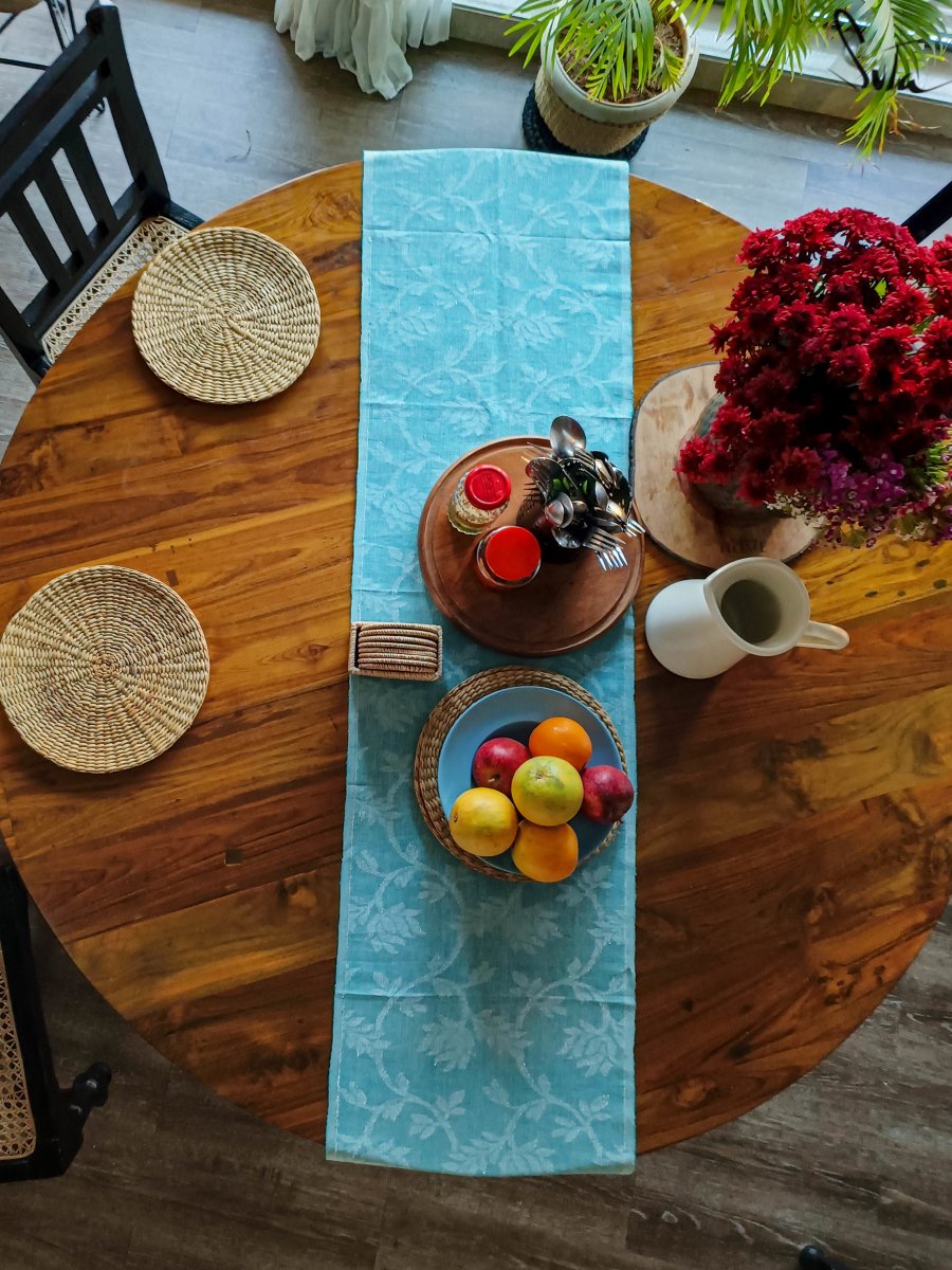 suta.in Candied Snowball Cookies (Table Runner)