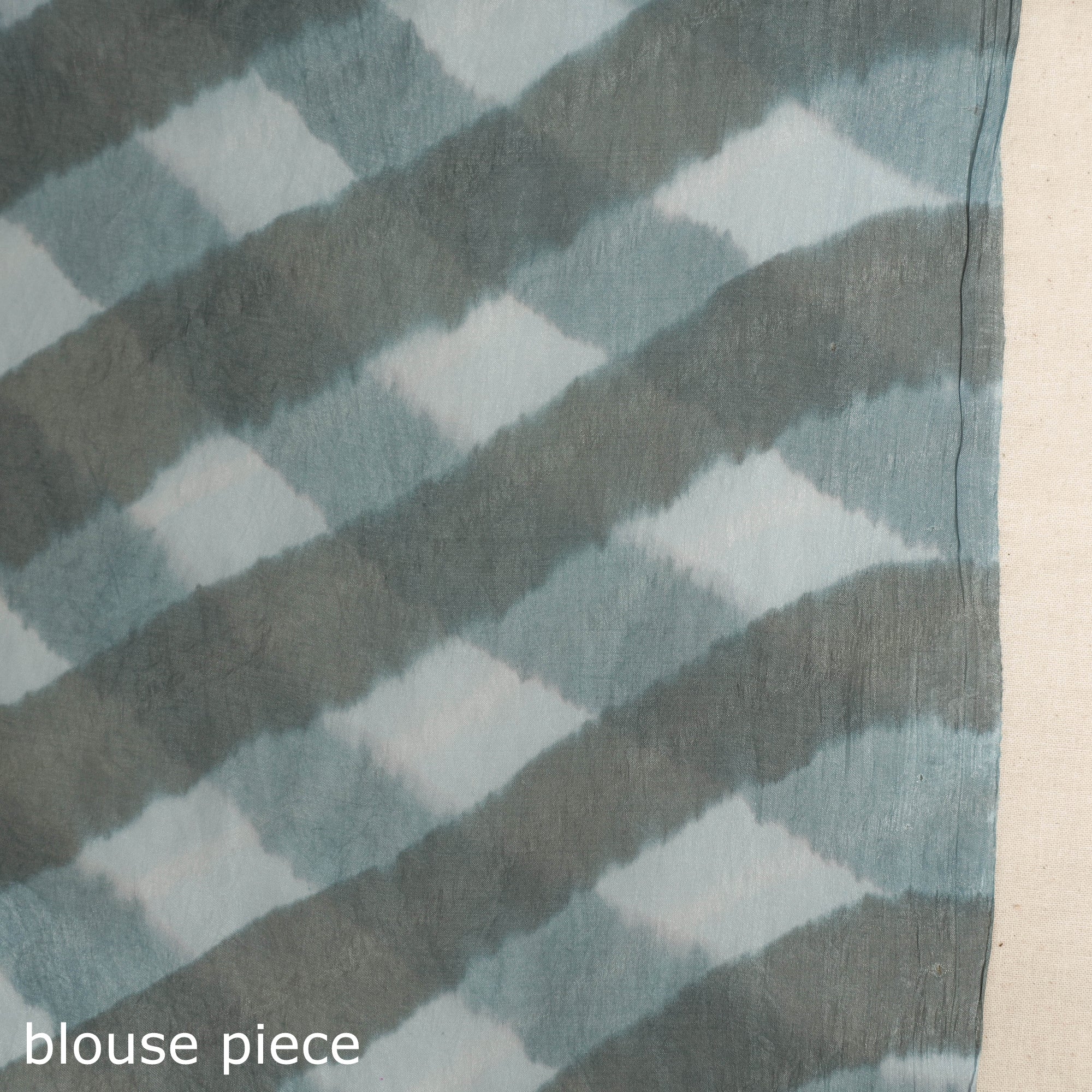 LEHARIYA BY BADSHAH MIYAN Grey - Leheriya Tie-Dye Mulberry Silk Handloom Saree - view 7