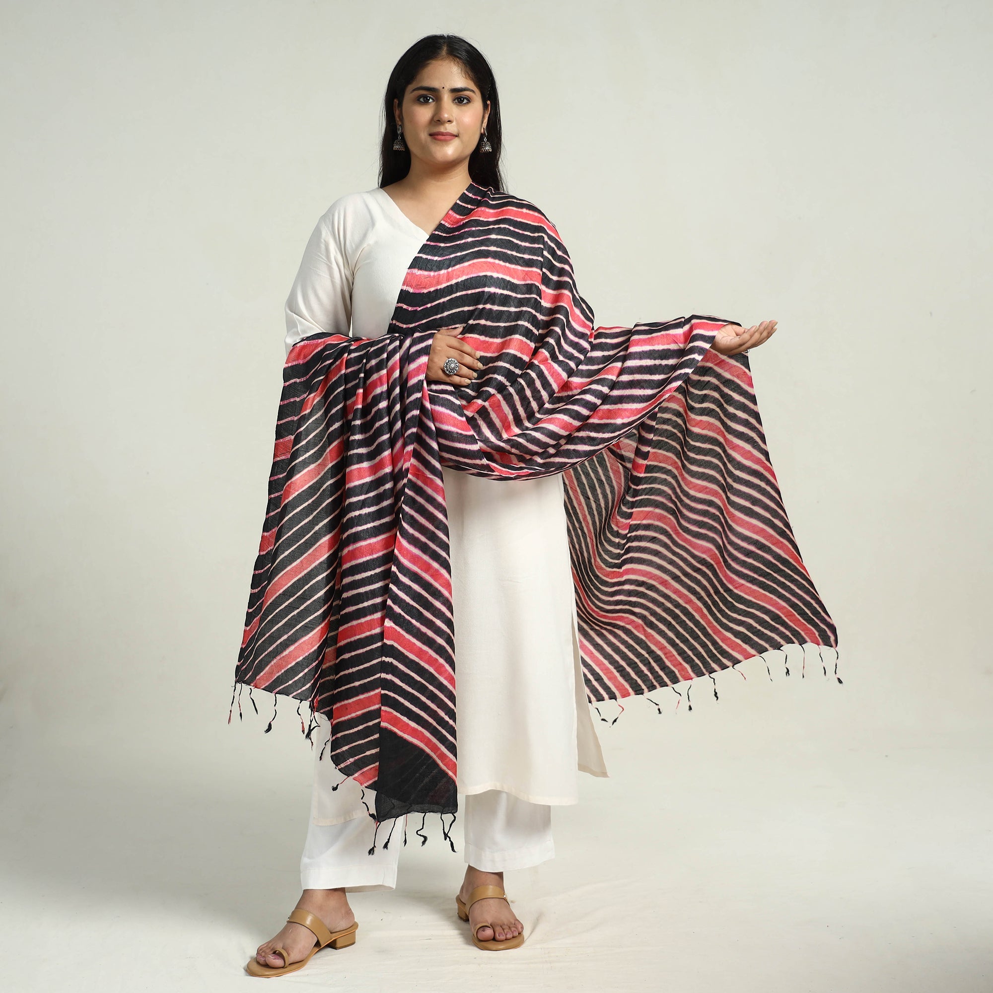 LEHARIYA BY BADSHAH MIYAN Black - Traditional Tie & Dye Tussar Silk Leheriya Dupatta 07 - view 2
