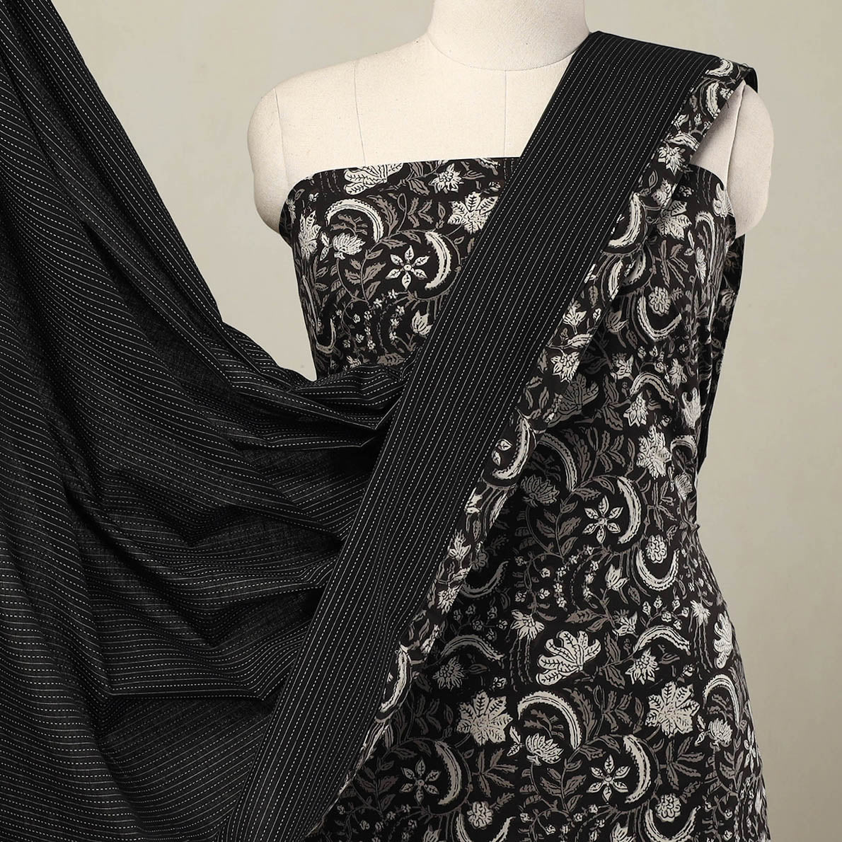 NOORI BAZAR Black - 3pc Cotton Bagru Print Kurta with Plain Dupatta 07 - view 3