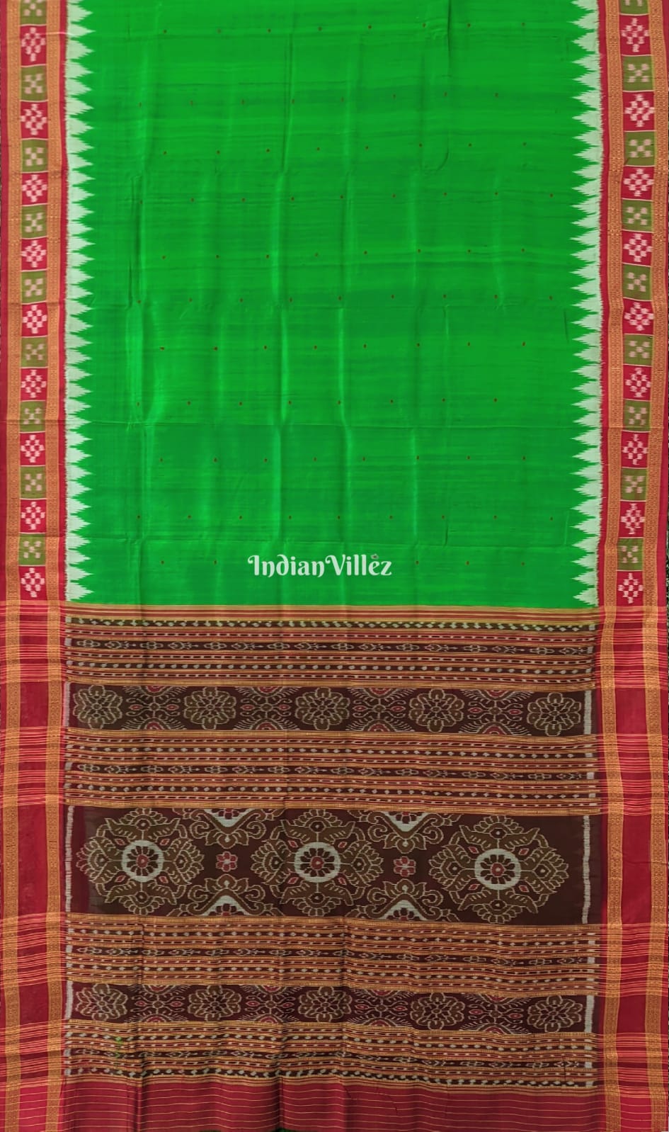 IndianVillèz Green Red Border Pasapali Khandua Silk Saree
