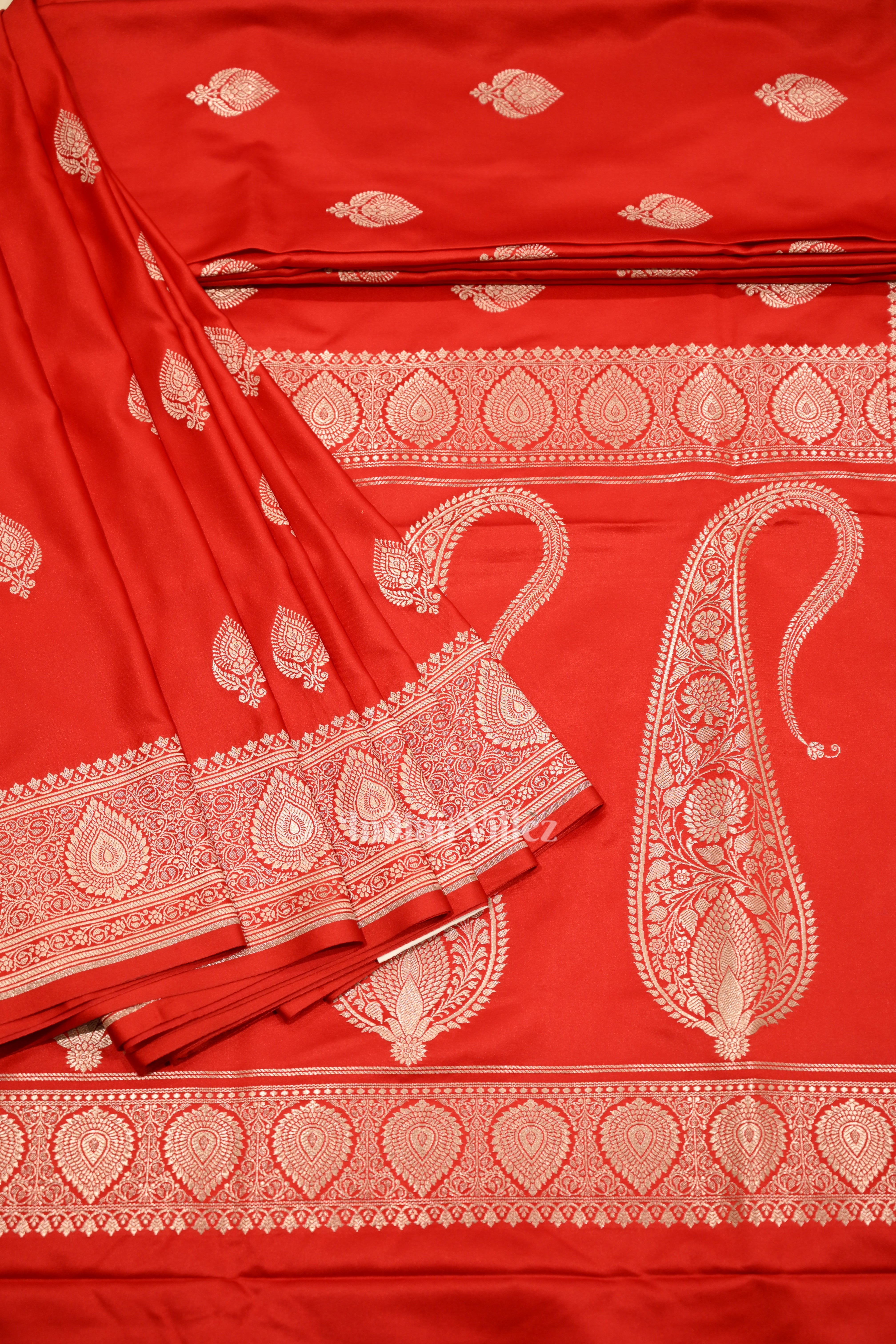 IndianVillèz Stunning Bridal Red Soft Pure Mashru Satin Silk Banarasi Saree