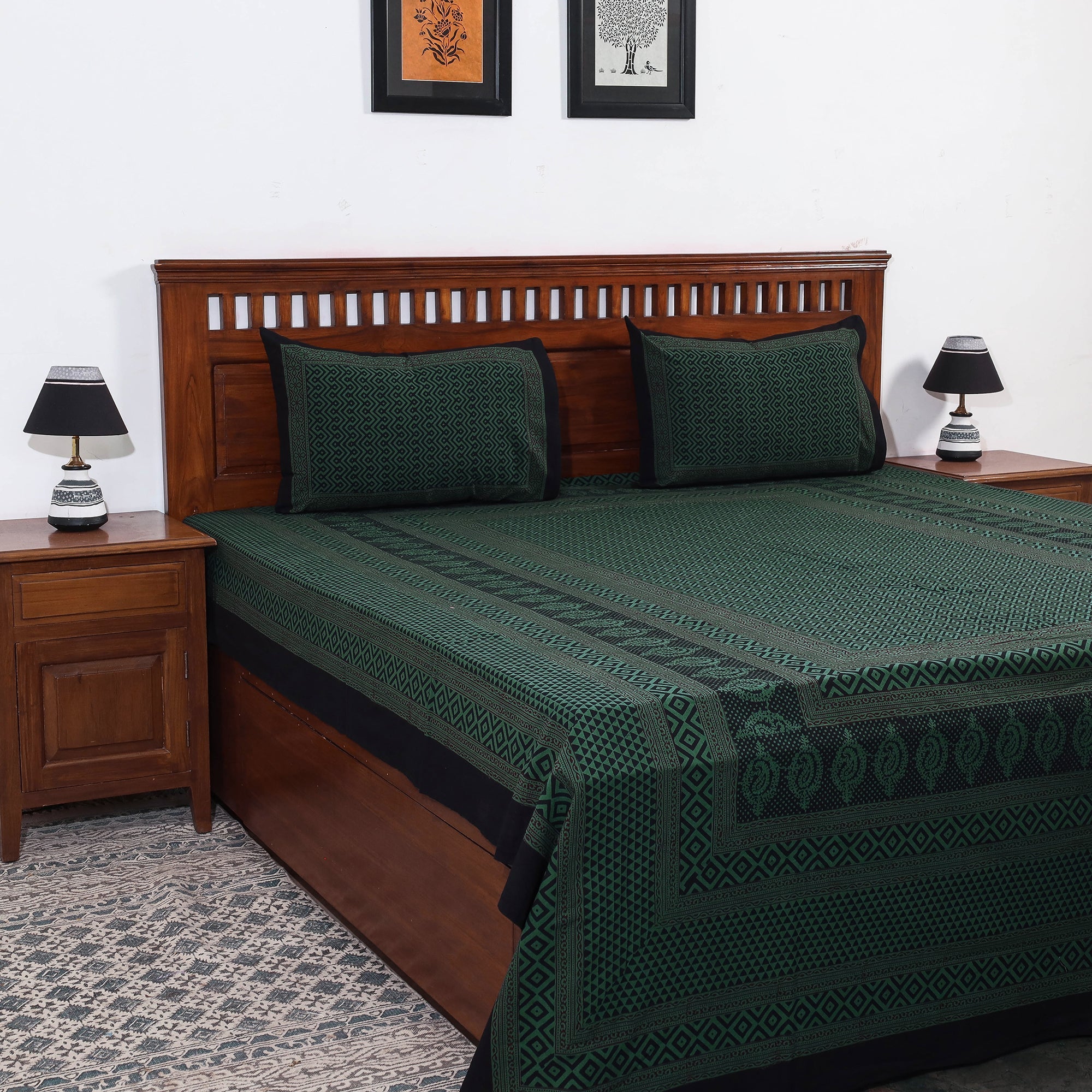 BAGH PRINTS BY ANSHAR FARUKH KHATRI Bagh Block Printed Cotton Double Bed Cover with Pillow Covers (112 x 92 in)