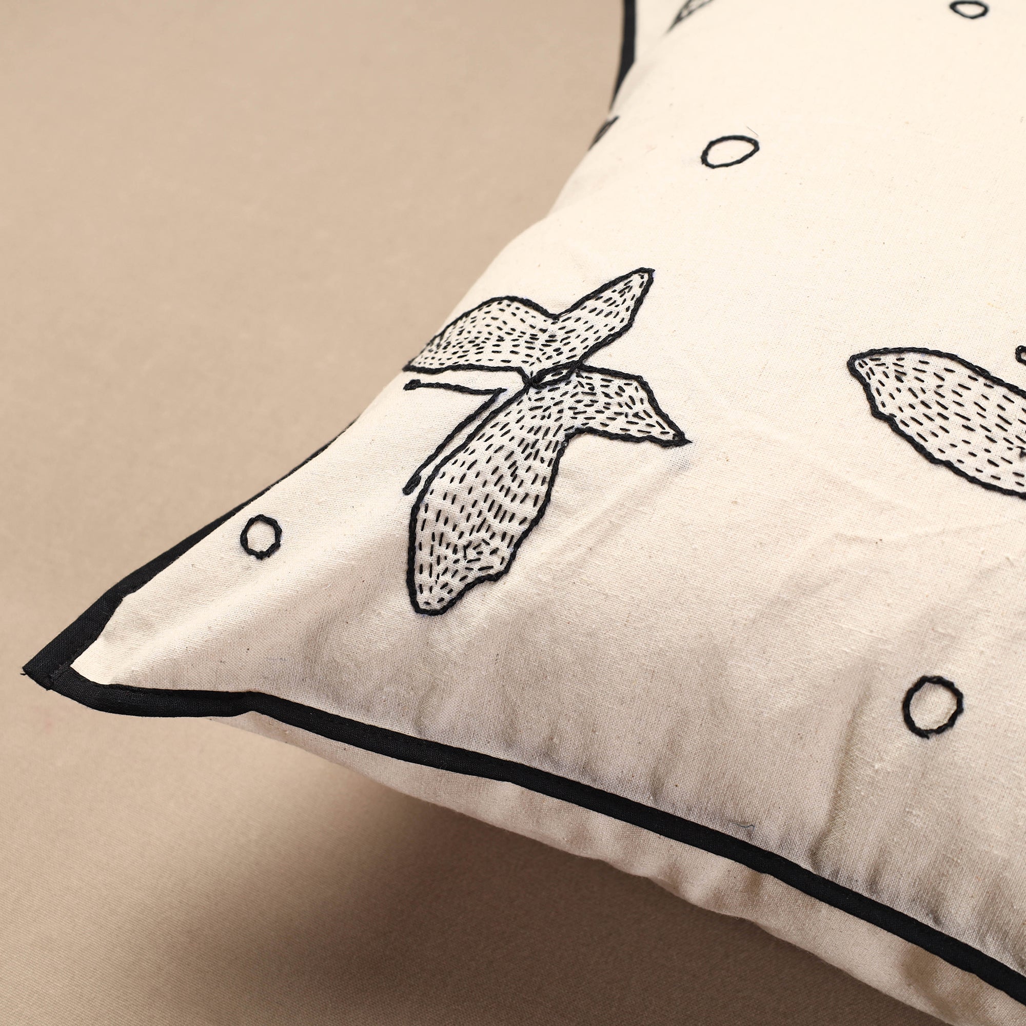 KACHCHH JI CHHAAP Beige - Bakhiya Tanka Applique Work Cotton Cushion Cover (16 x 16 in) - view 2