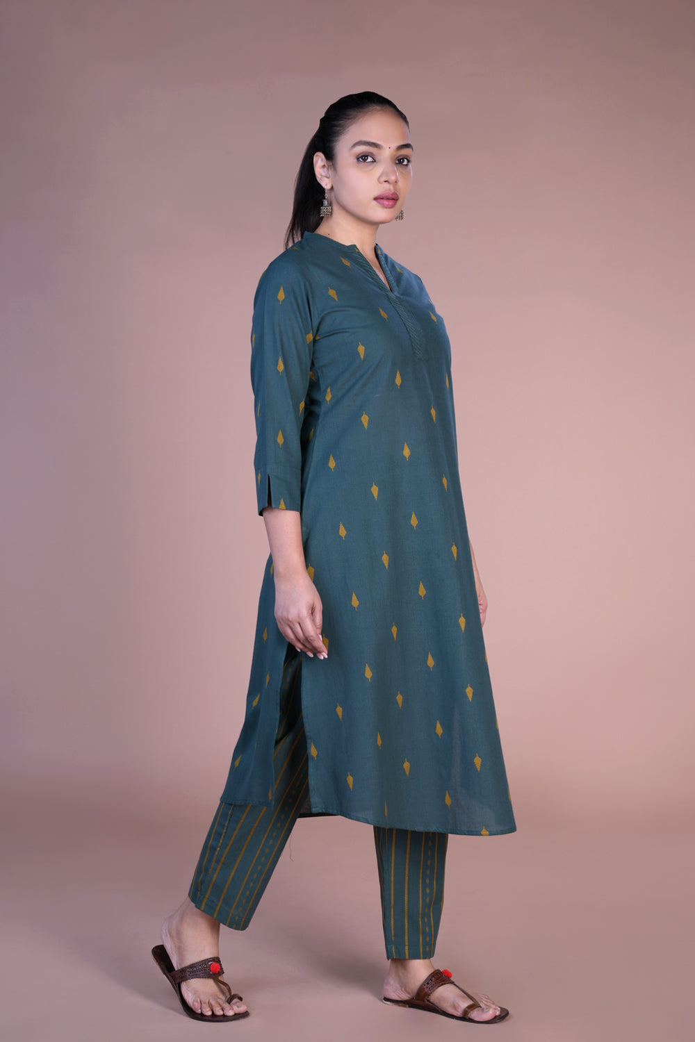 Kalanjali Ethnics Dark teal kurti and pants set - view 4