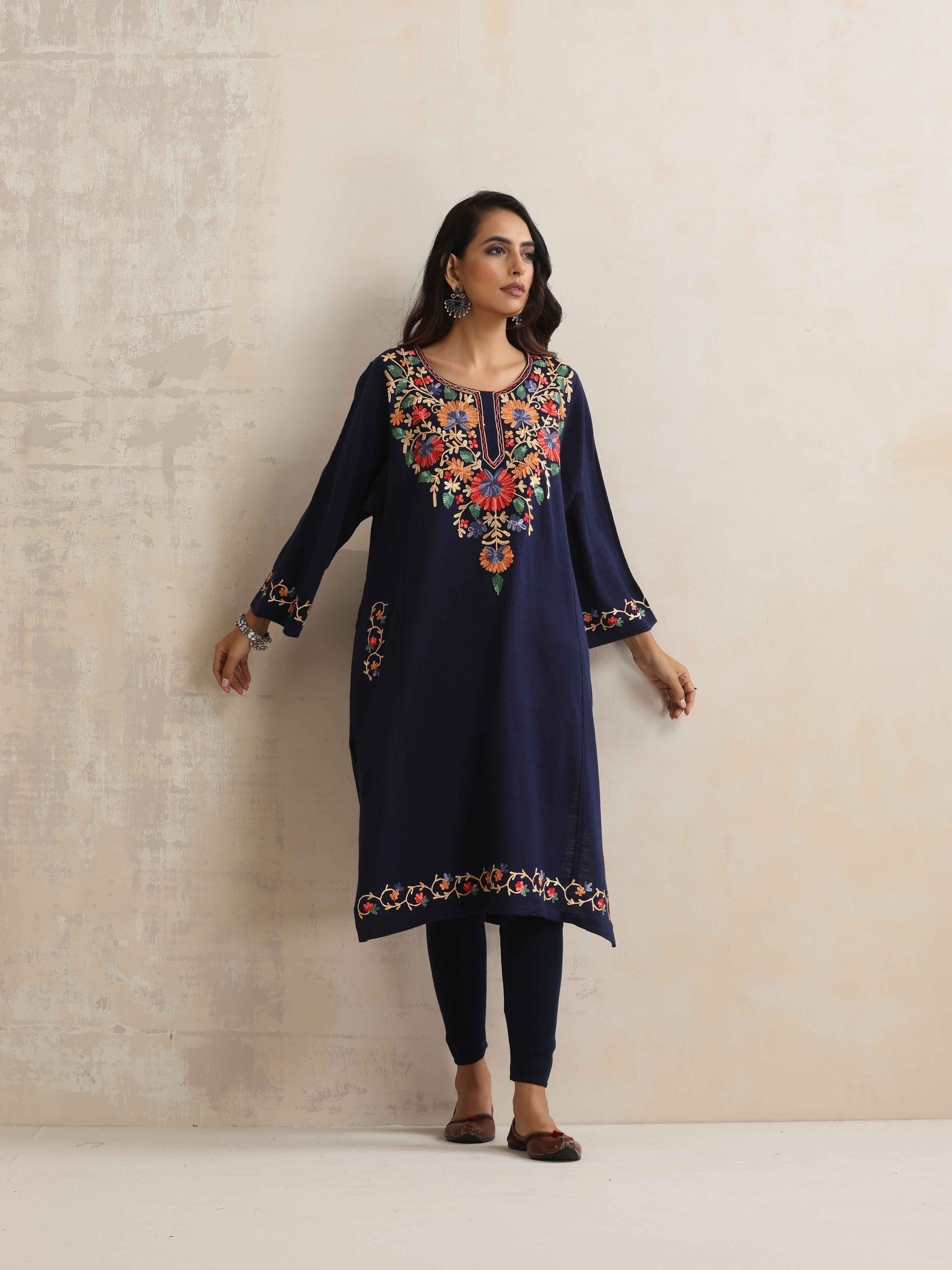 trueBrowns Blue Kashmiri Floral Embroidered Woollen Phiran Kurta - view 3