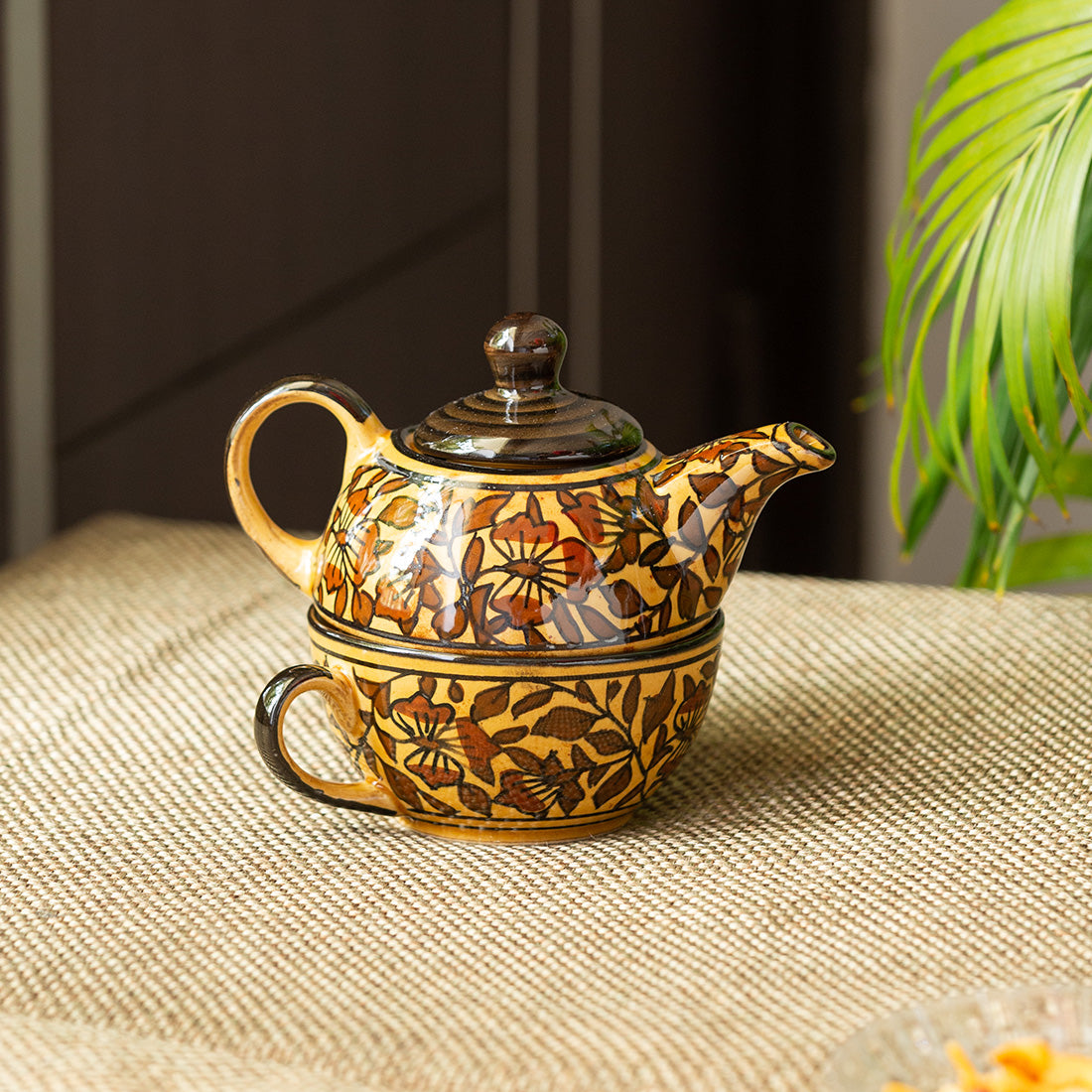 EXCLUSIVELANE 'Mughal Floral' Handpainted Ceramic Cup & Kettle Tea Set (Microwave Safe)