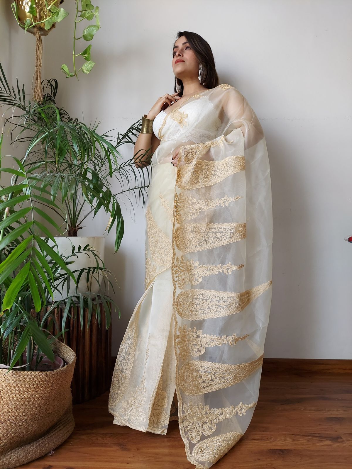 ClothsVilla Off White Semi-Pure Organza Saree with Exquisite Lucknowi Work & Matching Blouse - view 3