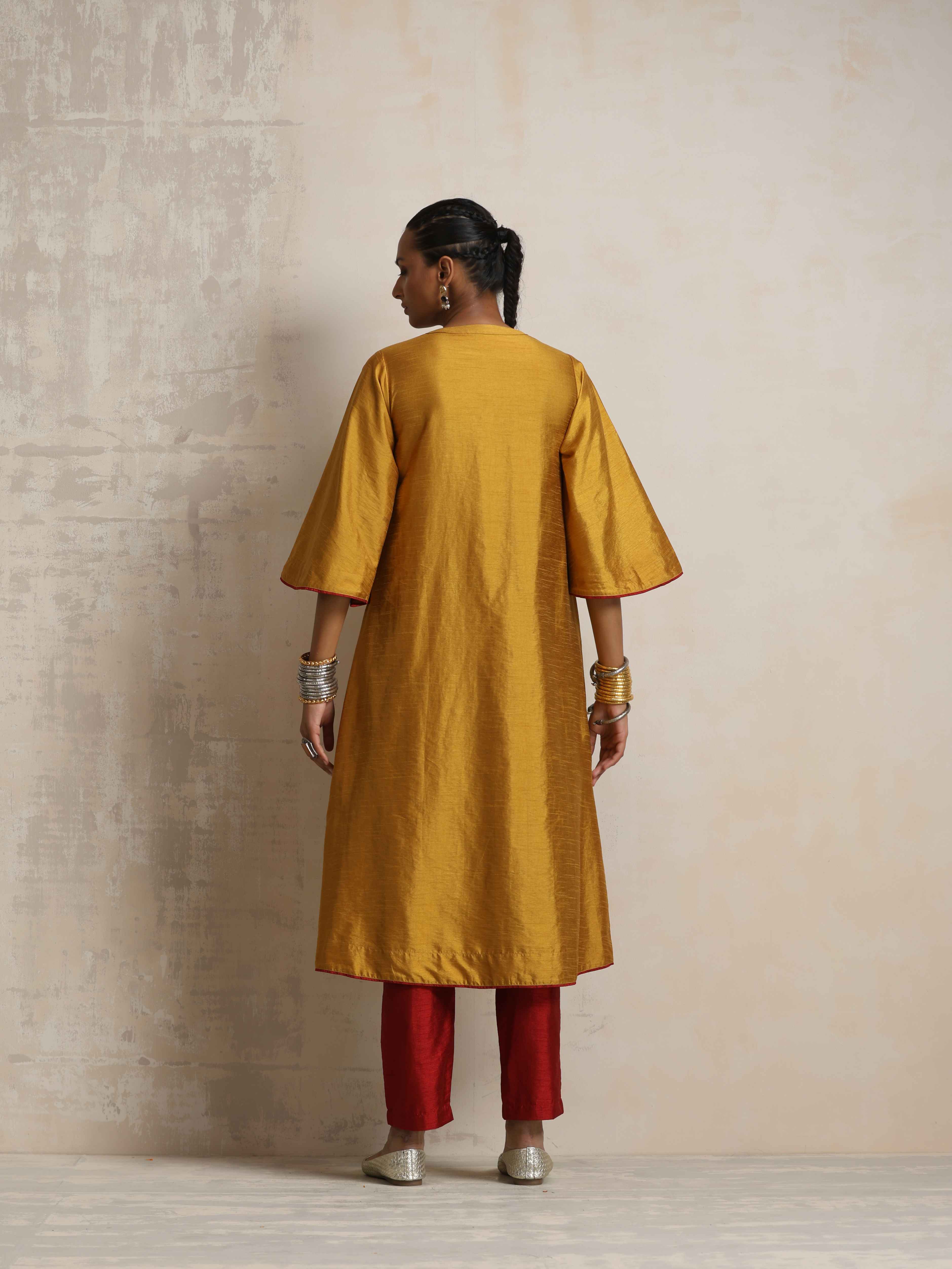trueBrowns Gold Silk Kurta Set - view 8