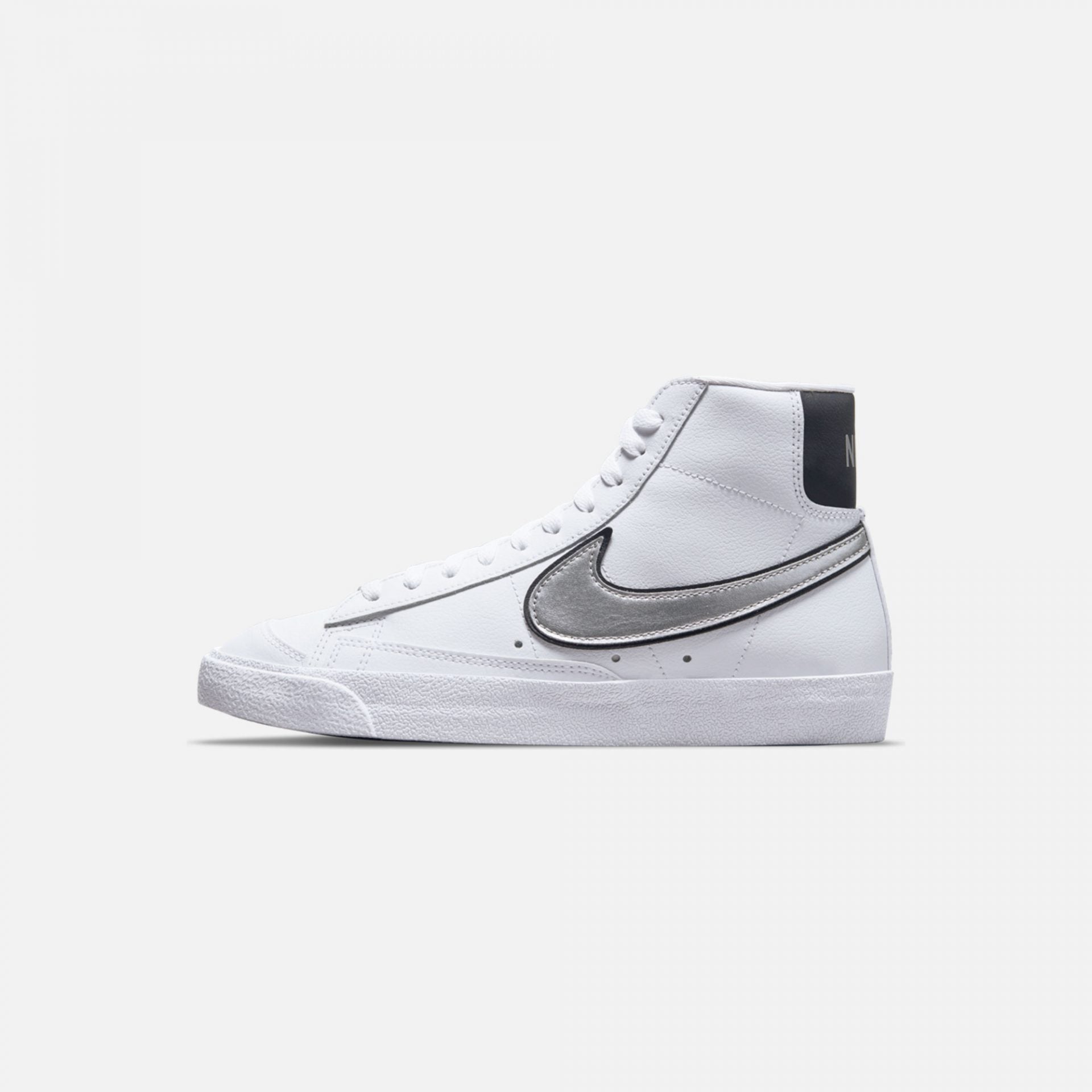 Nike | BLAZER MID'77 ESSENTIAL - view 4