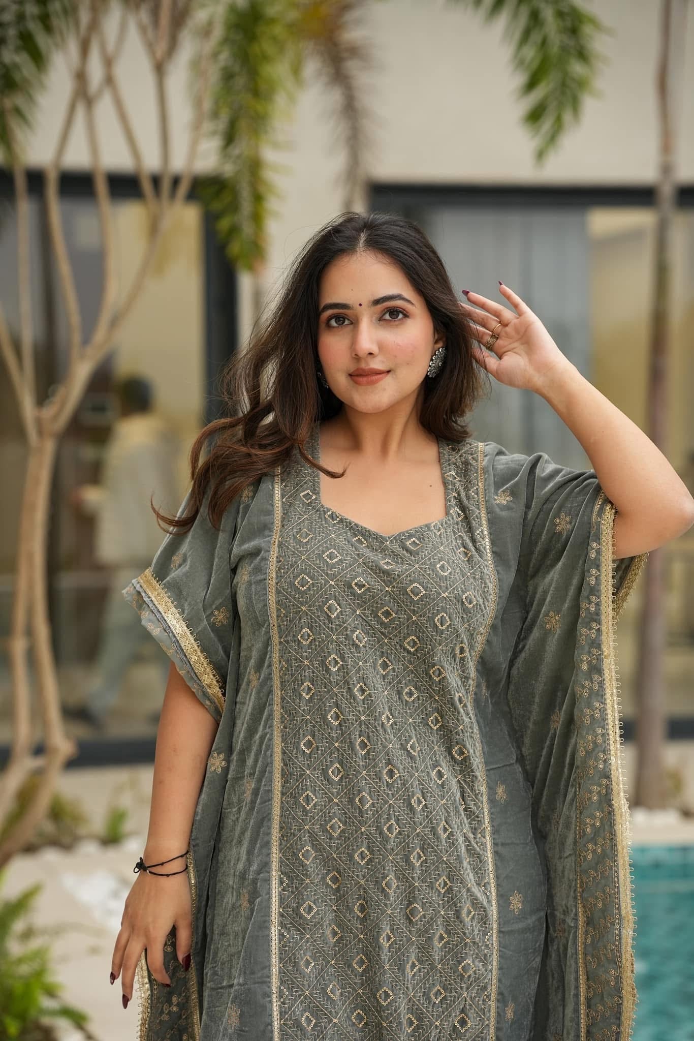 Idaho-o Soft Blush velvet kaftan - view 3