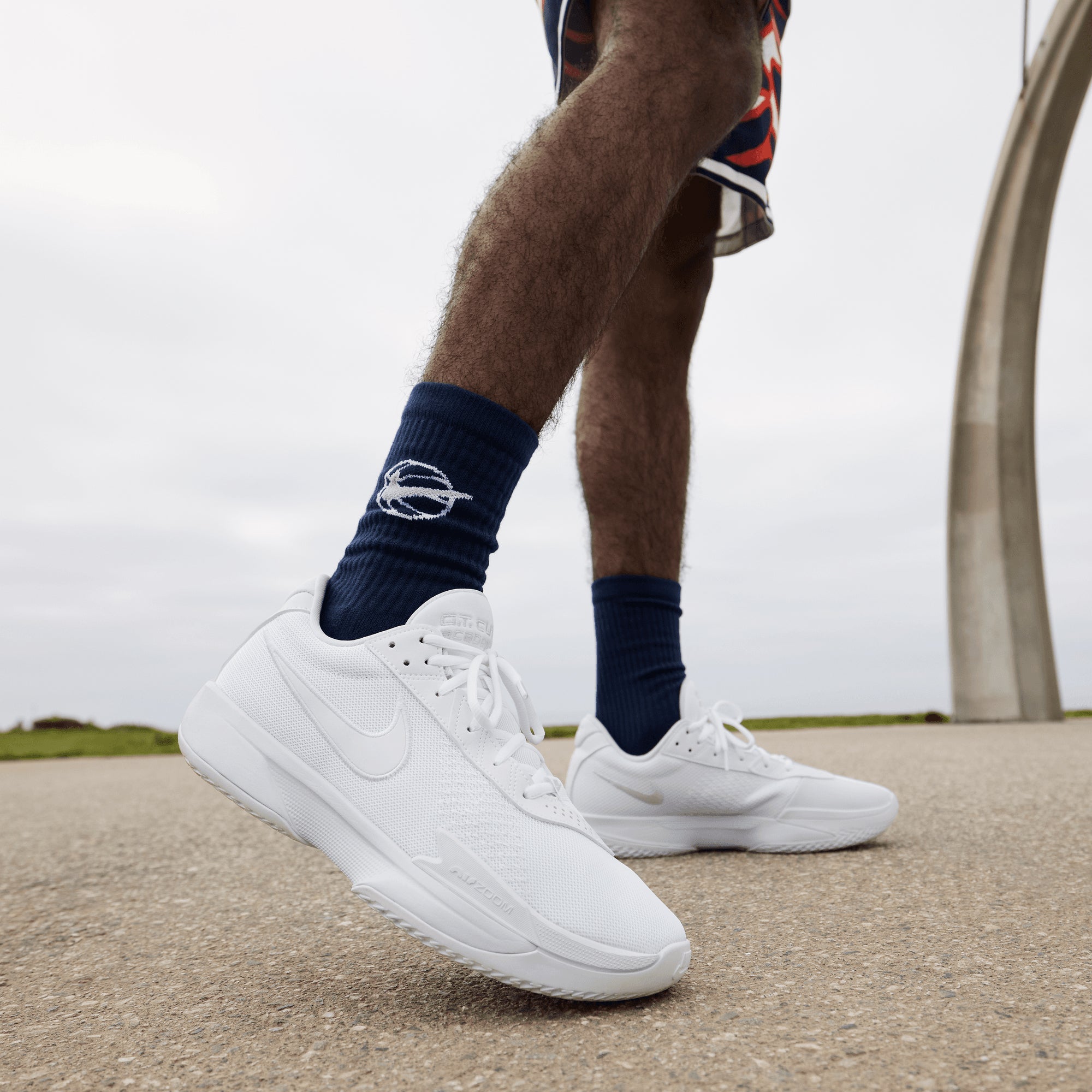 Nike | G.t. Hustle Academy Ep { White/white-photon Dust - view 6