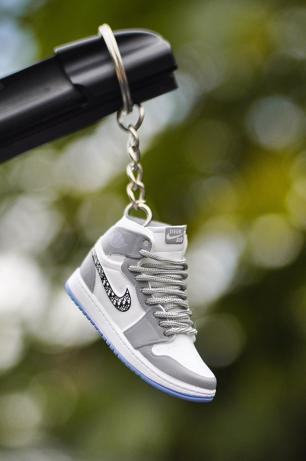 Kicks Machine 3D Sneaker keychain Dior high - view 2
