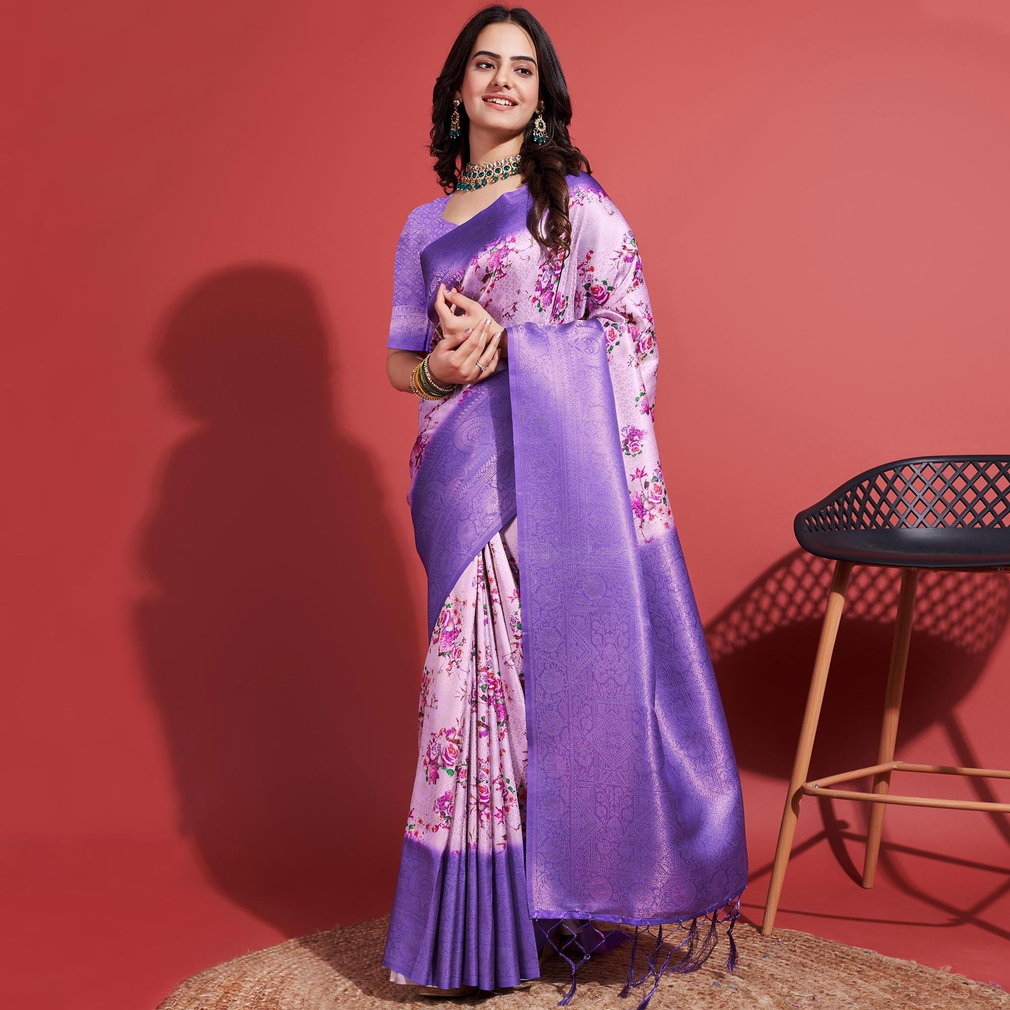 Peachmode Lavender Floral Digital Printed With Woven Banarasi Silk Saree - view 2
