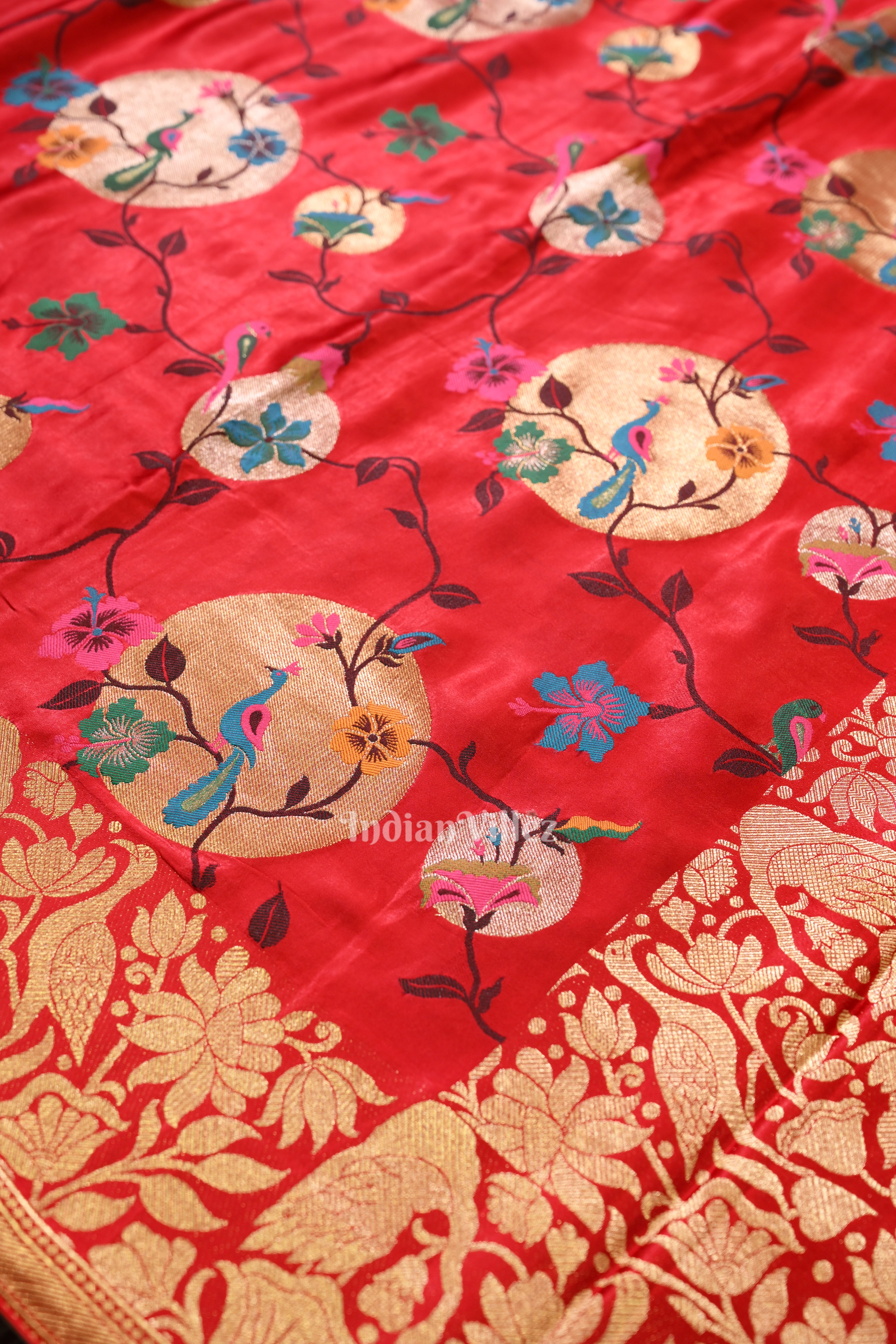 IndianVillèz Attractive Bridal Red Banarasi Katan Silk Saree - view 4