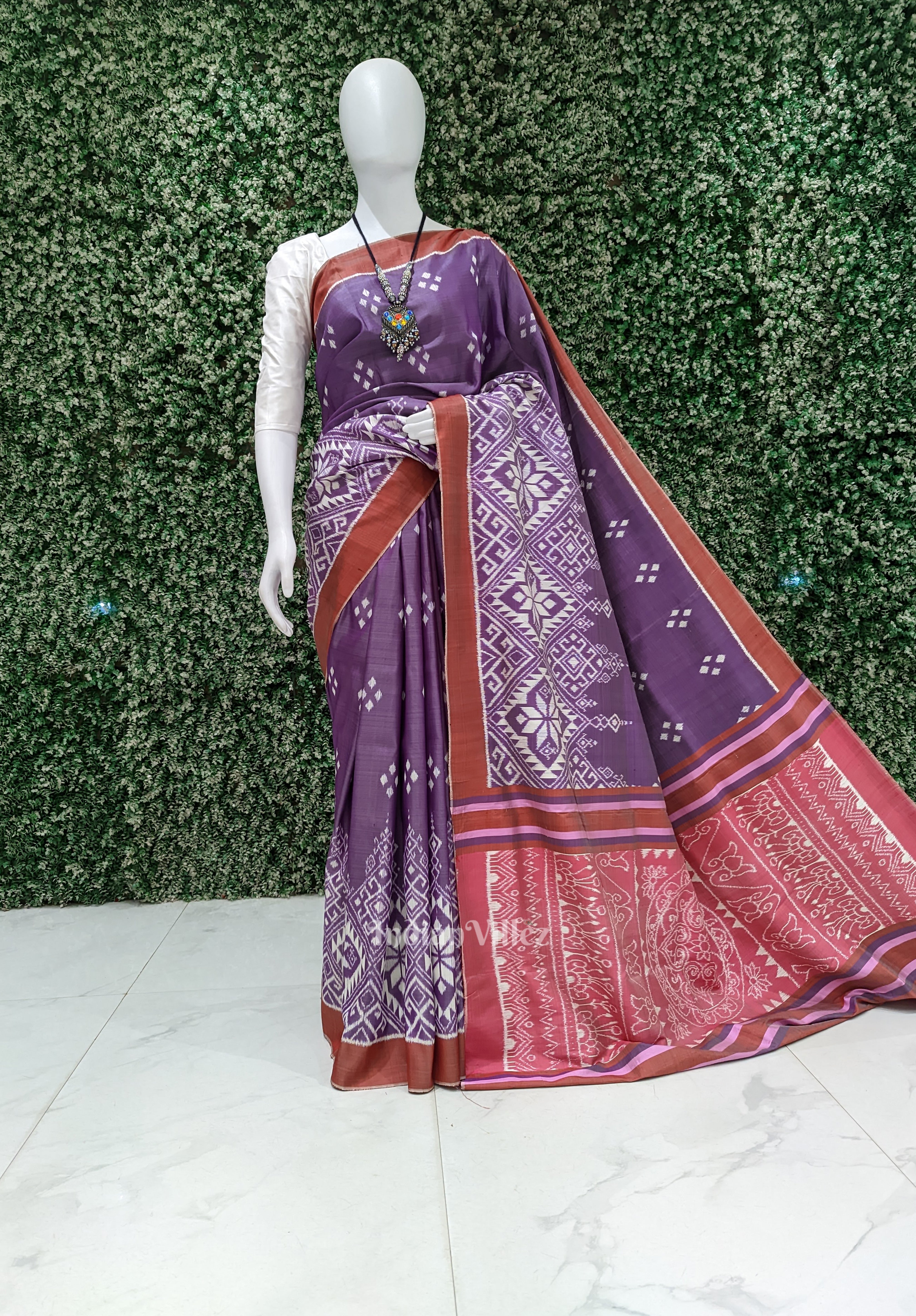 IndianVillèz Lavender Dual Tone Odisha Ikat Designer Contemporary Silk Saree