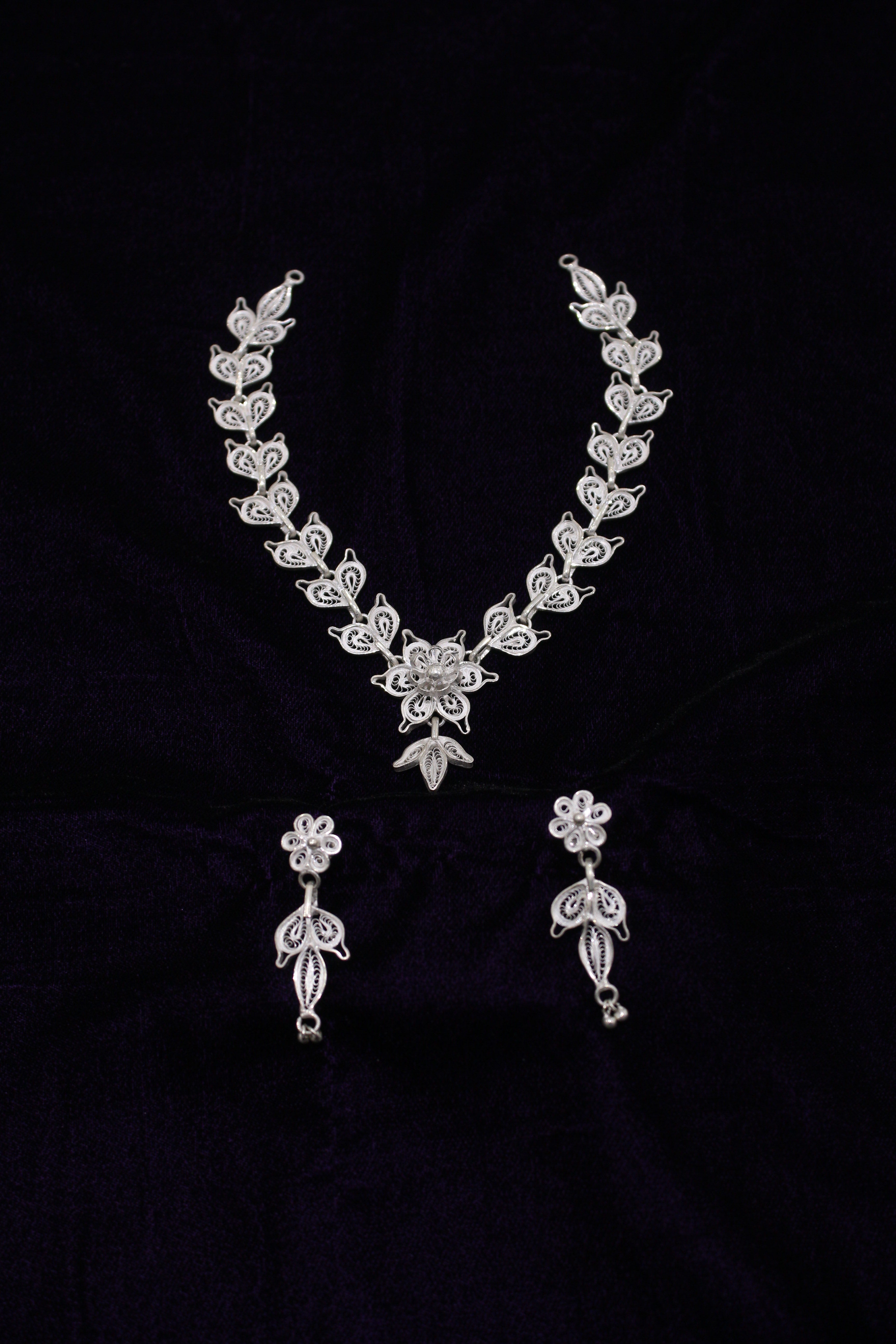 Indianvillez Designer Silver Filigree Necklace With Earring Set
